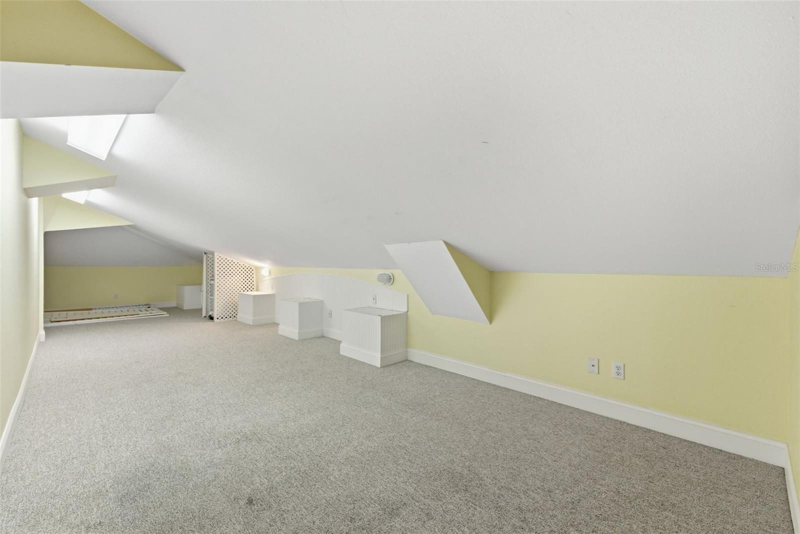 24 N PINE CIR, BELLEAIR, FL — photo 68