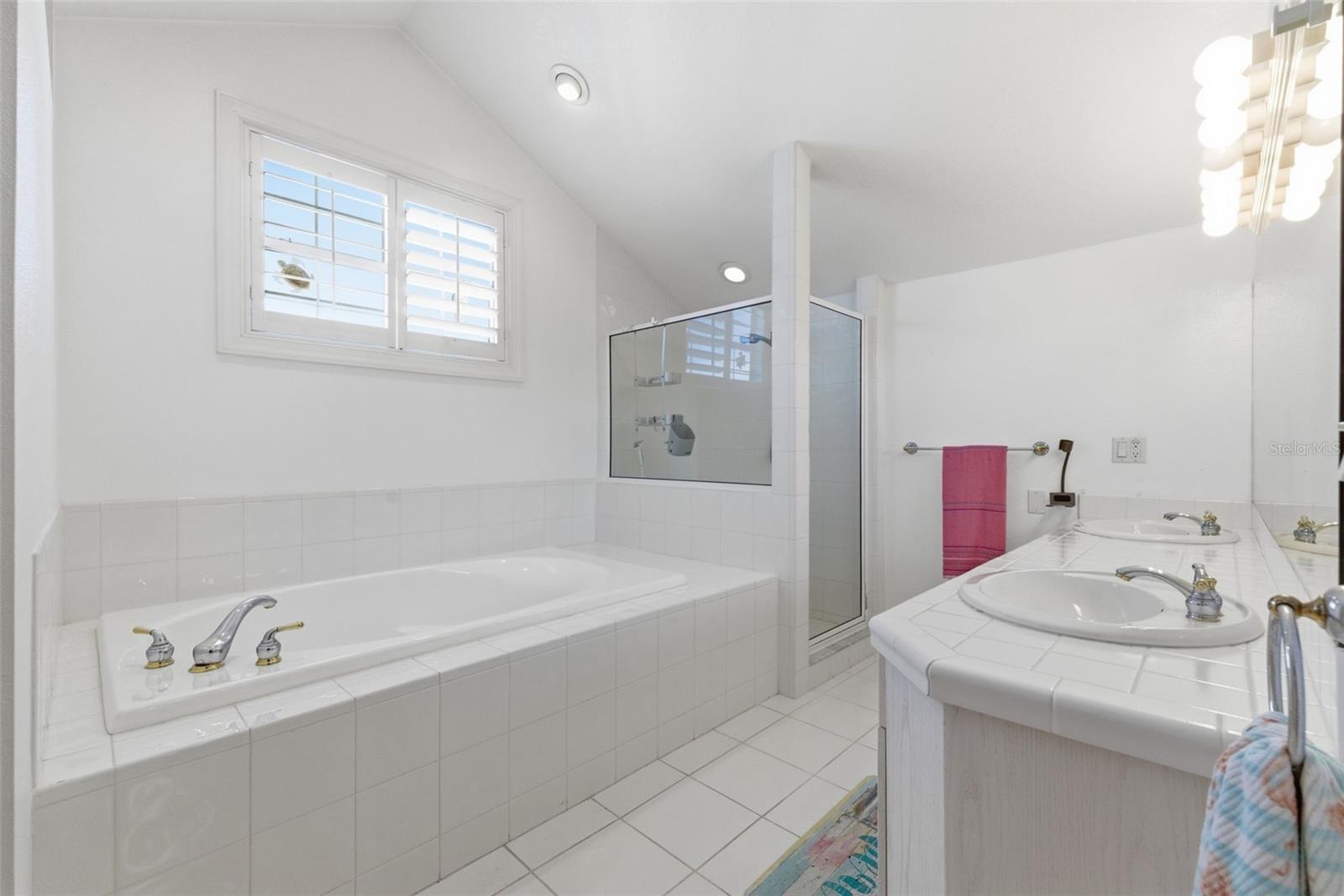 24 N PINE CIR, BELLEAIR, FL — photo 69