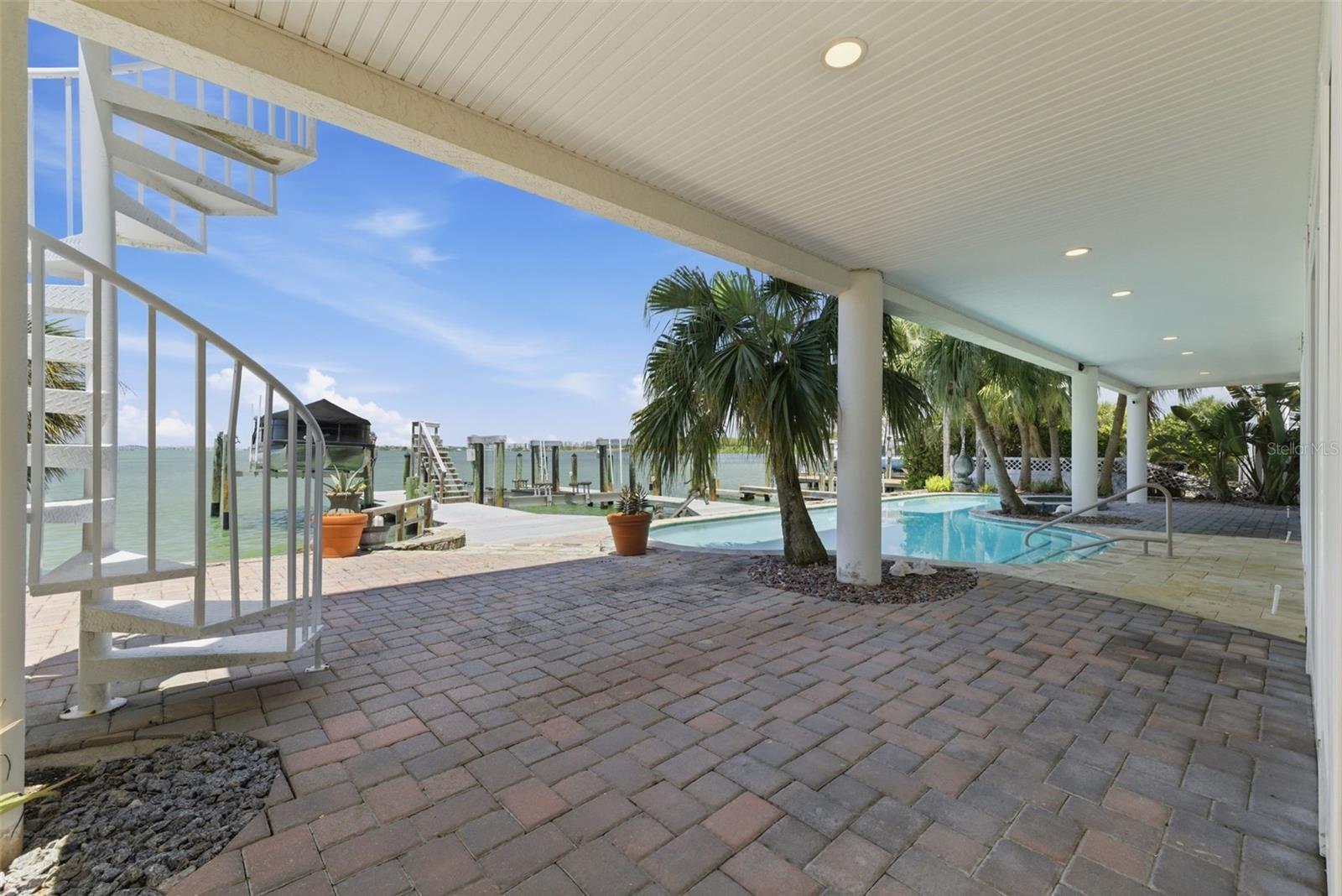 24 N PINE CIR, BELLEAIR, FL — photo 84