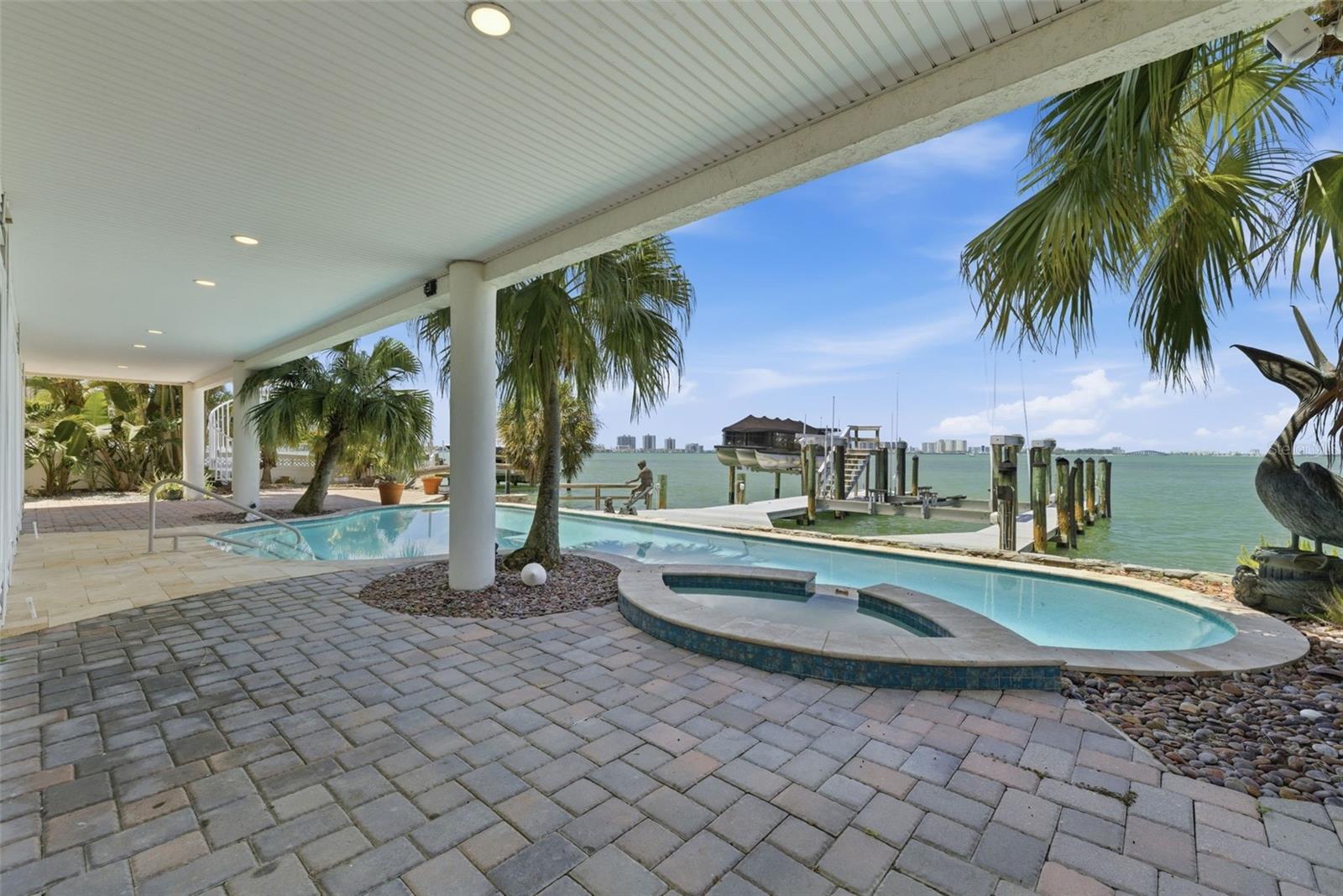 24 N PINE CIR, BELLEAIR, FL — photo 85