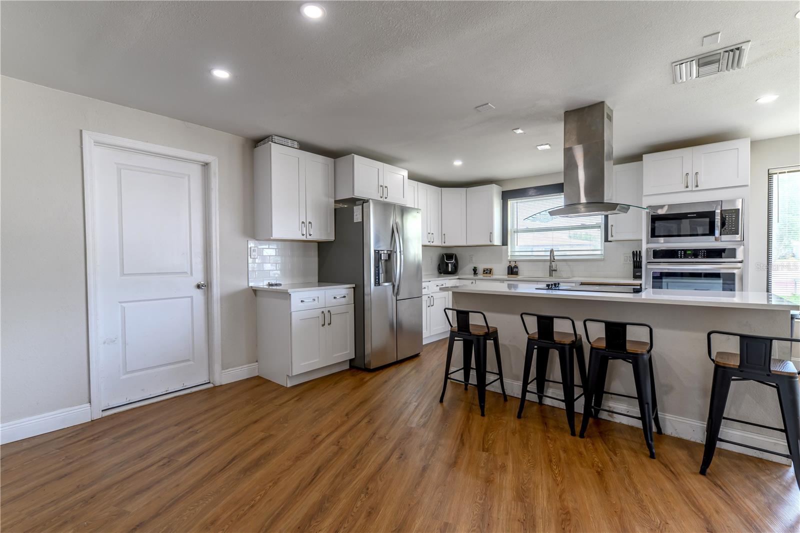 800 S KEENE RD, CLEARWATER, FL — photo 4