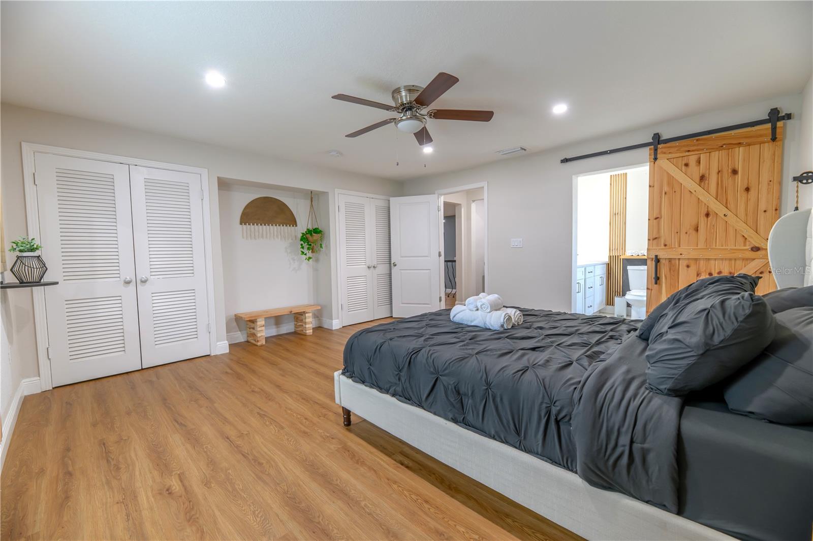 800 S KEENE RD, CLEARWATER, FL — photo 21
