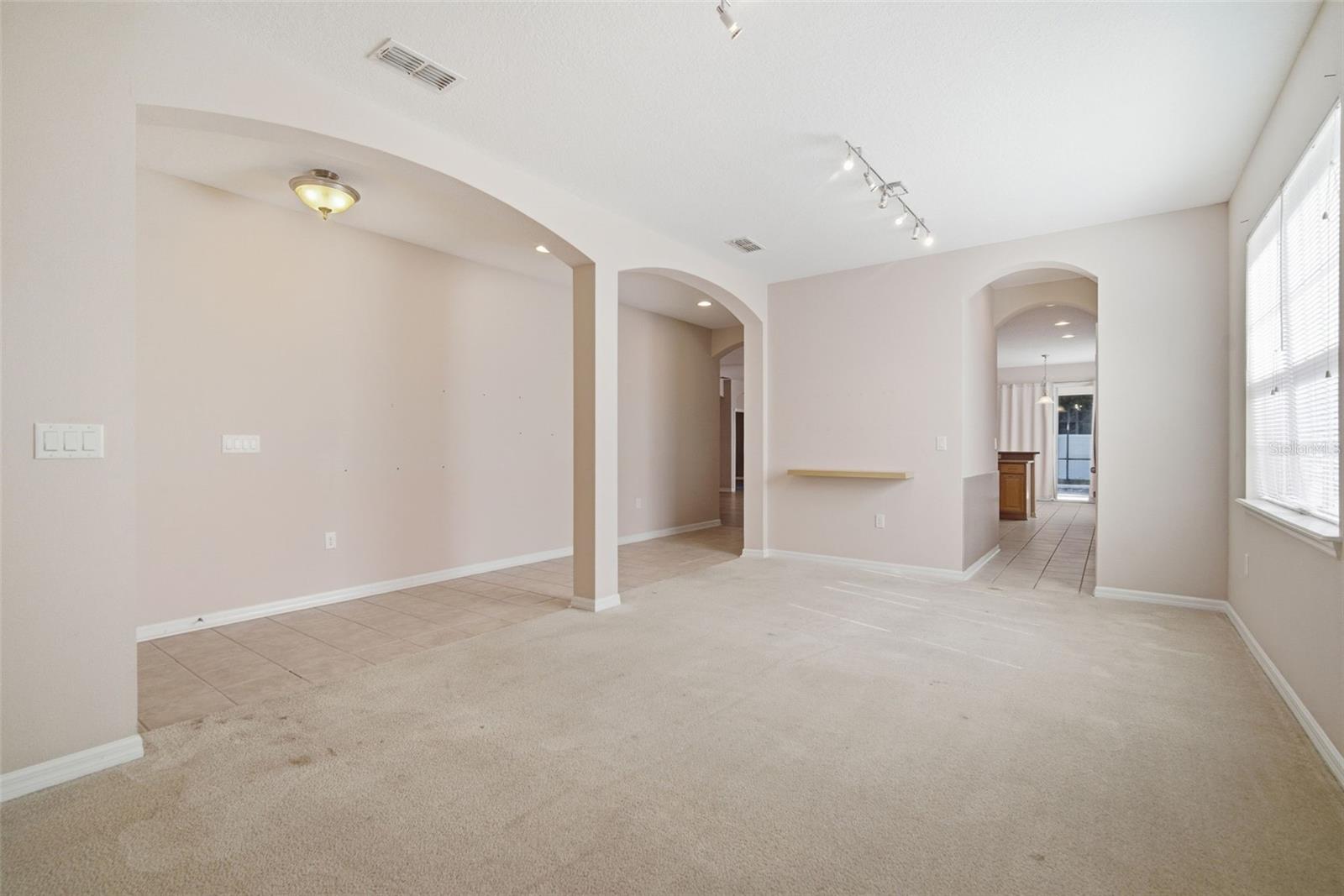 1520 RHODESWELL LN, DOVER, FL — photo 4