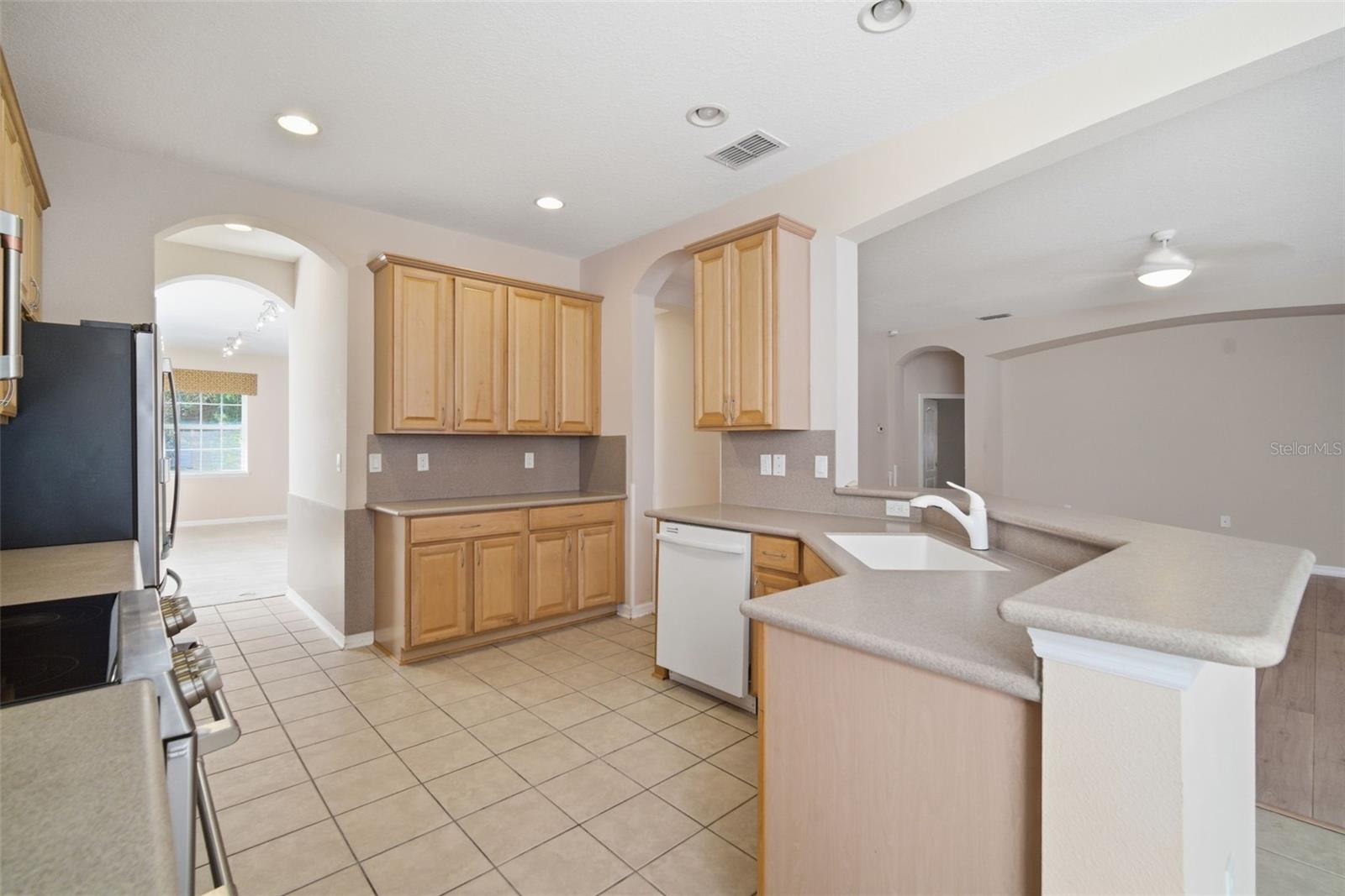 1520 RHODESWELL LN, DOVER, FL — photo 13