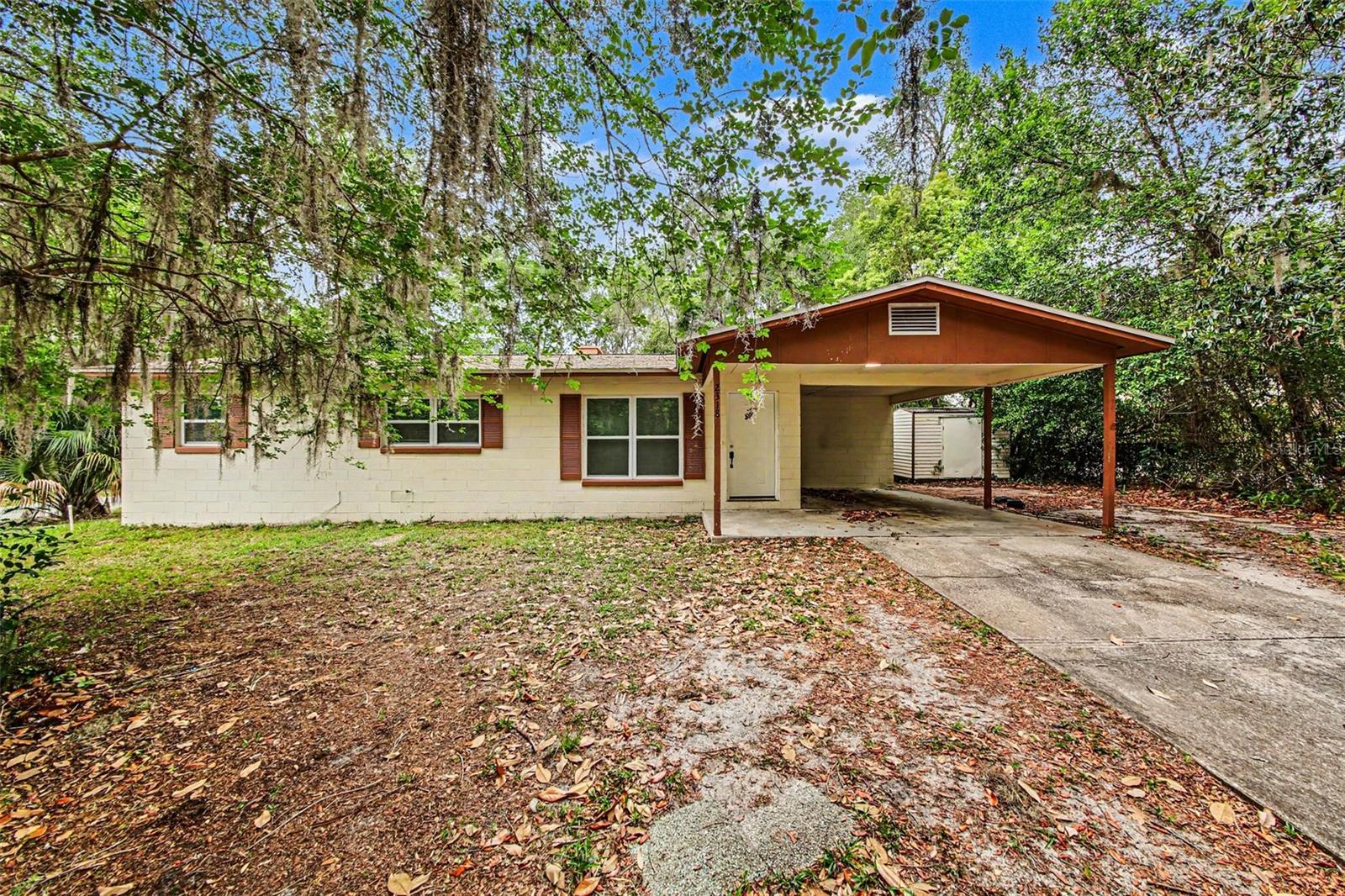 2318 JOBBINS DR, LEESBURG, FL