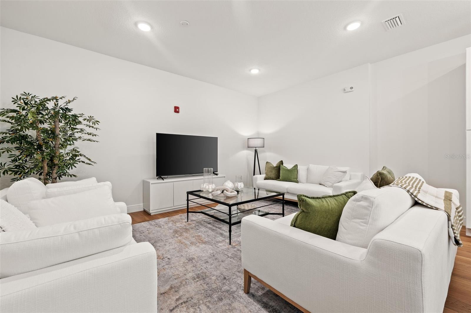 644 3RD AVE S #202, ST PETERSBURG, FL — photo 20