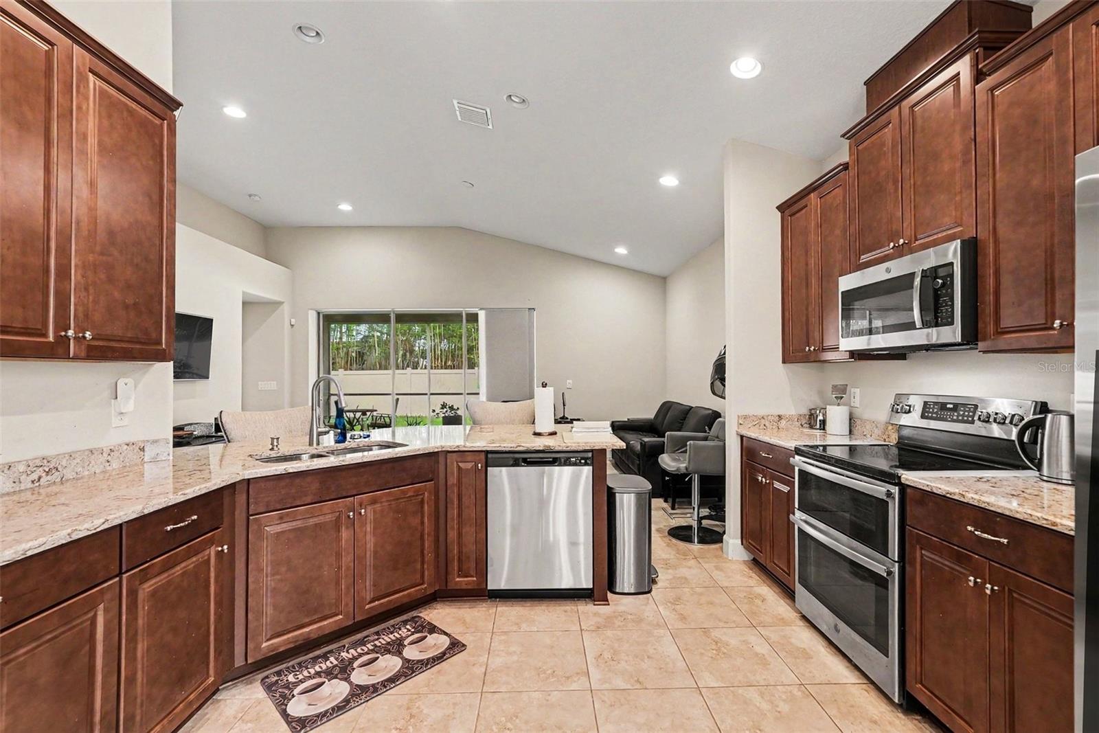 7907 SILVER CLOVER CT, RIVERVIEW, FL — photo 3