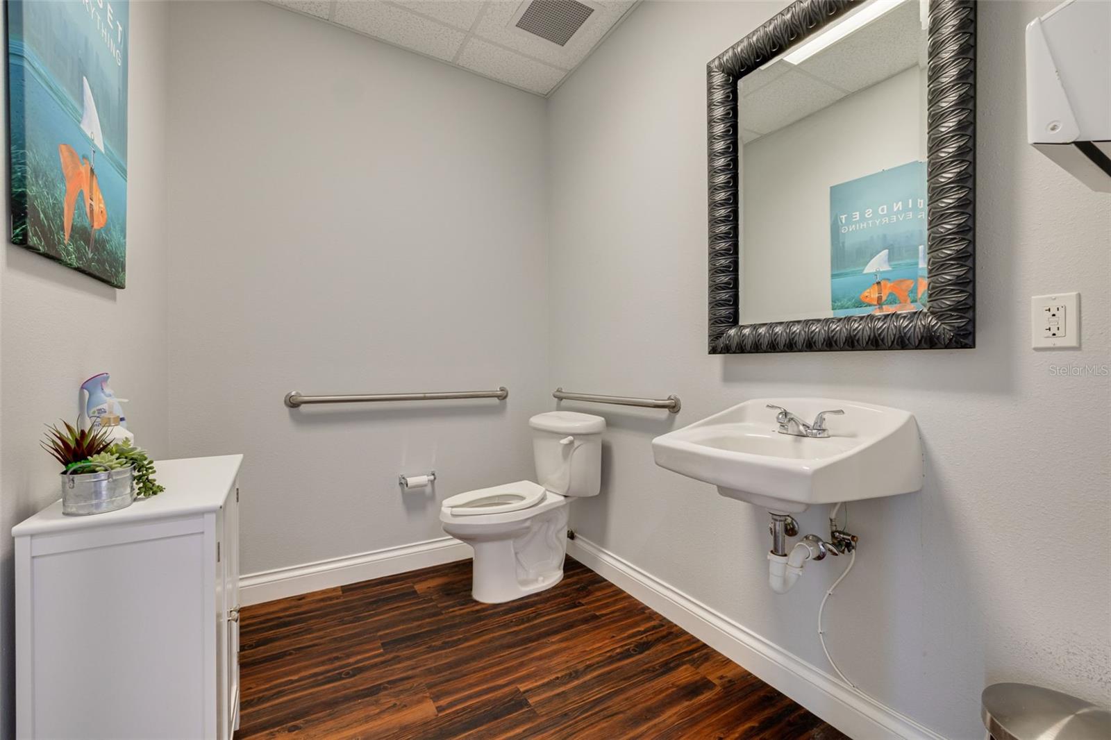 1033 W BAY DR, LARGO, FL — photo 12