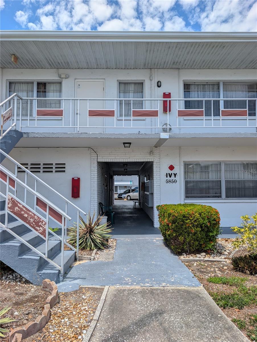 5850 18TH ST N #23, ST PETERSBURG, FL