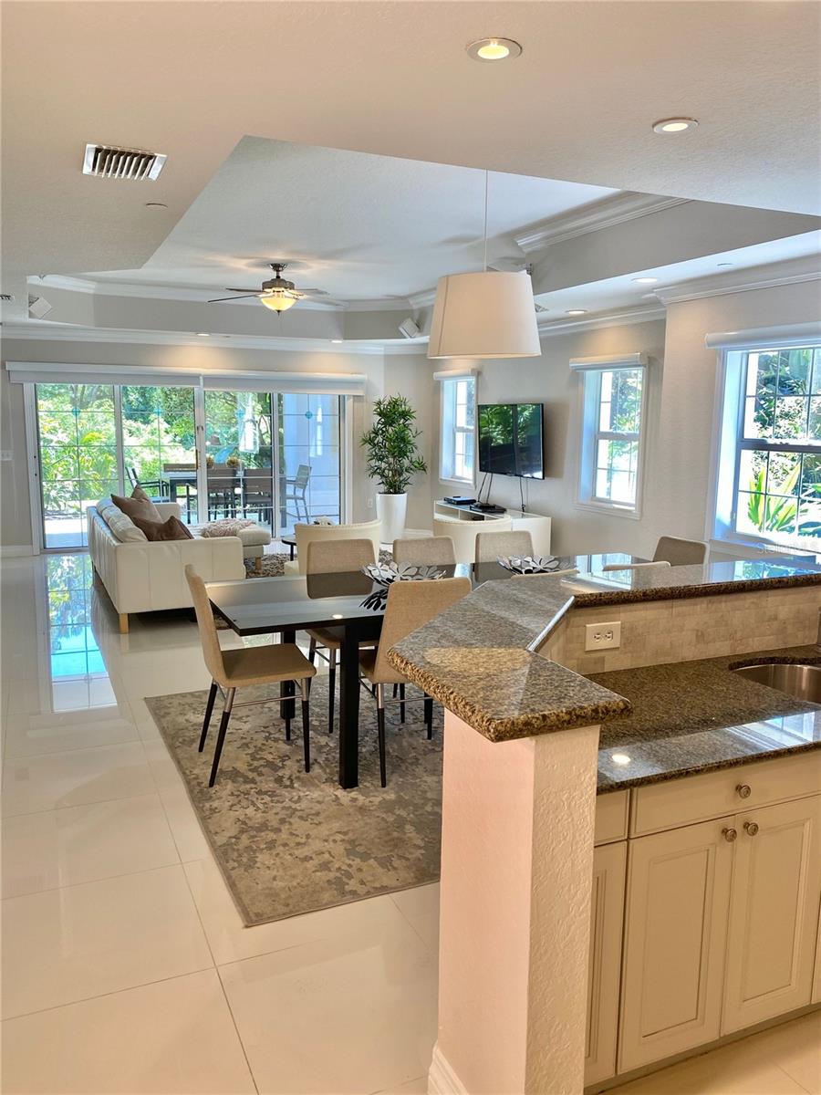 7652 WHISPER WAY #104, REUNION, FL — photo 4