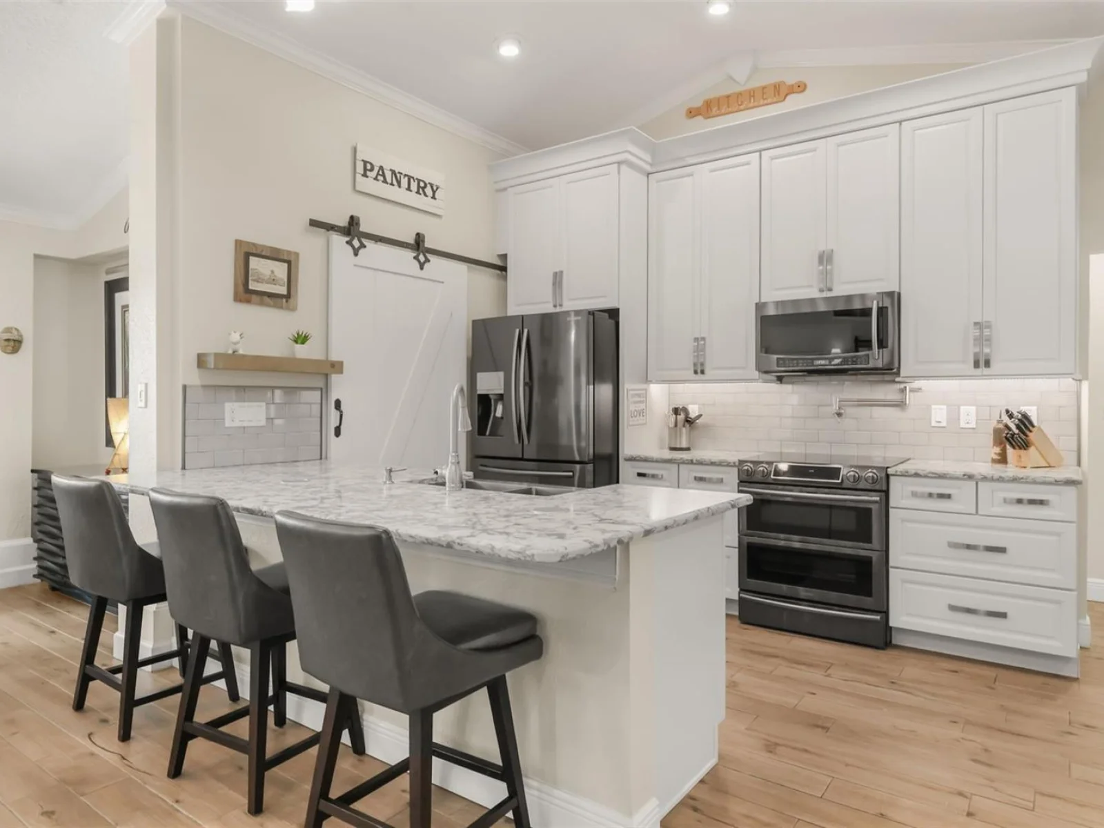 33000 LAKESHORE DR, TAVARES, FL — photo 5