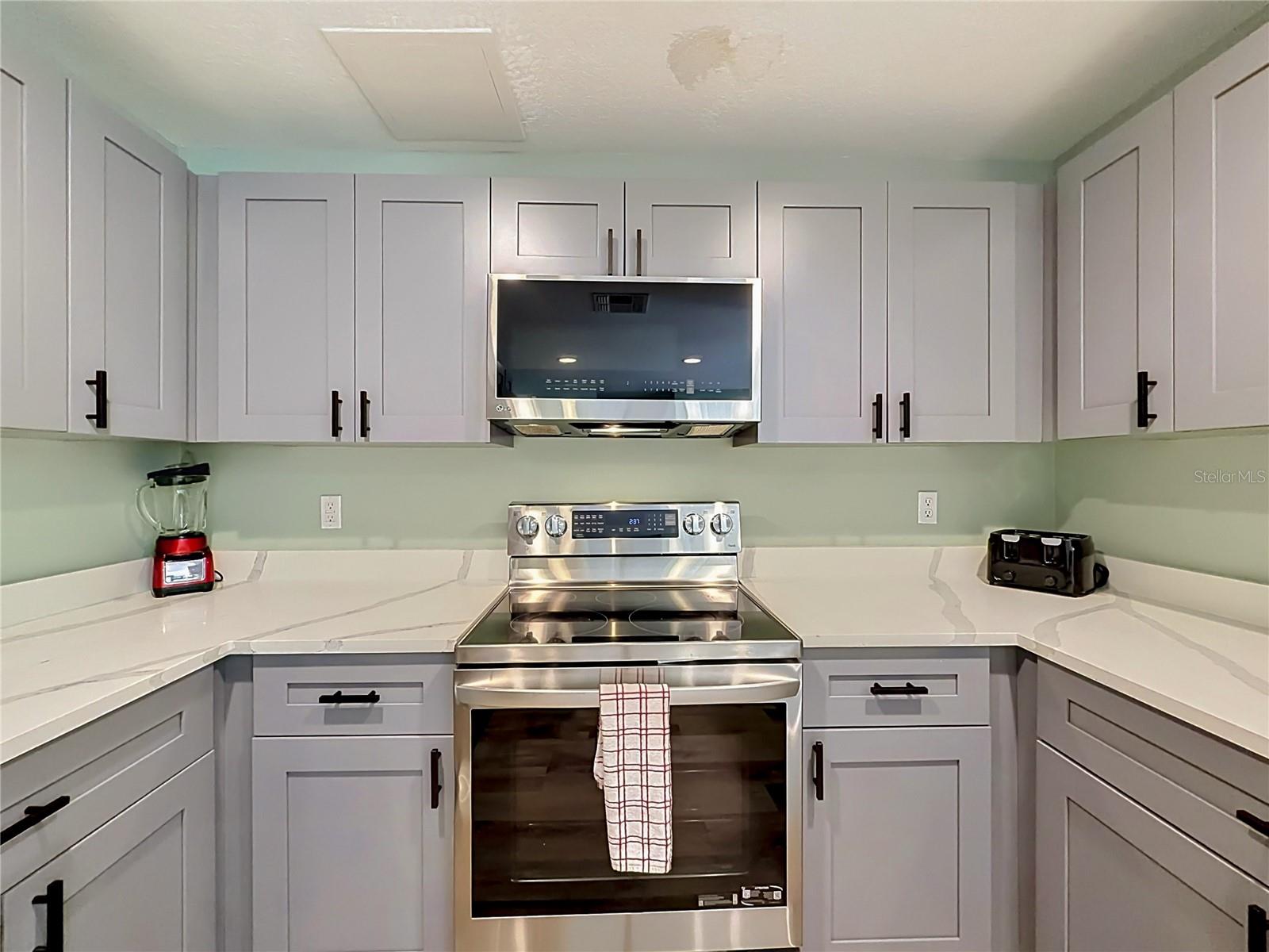 135 ROBIN RD, DAVENPORT, FL — photo 12
