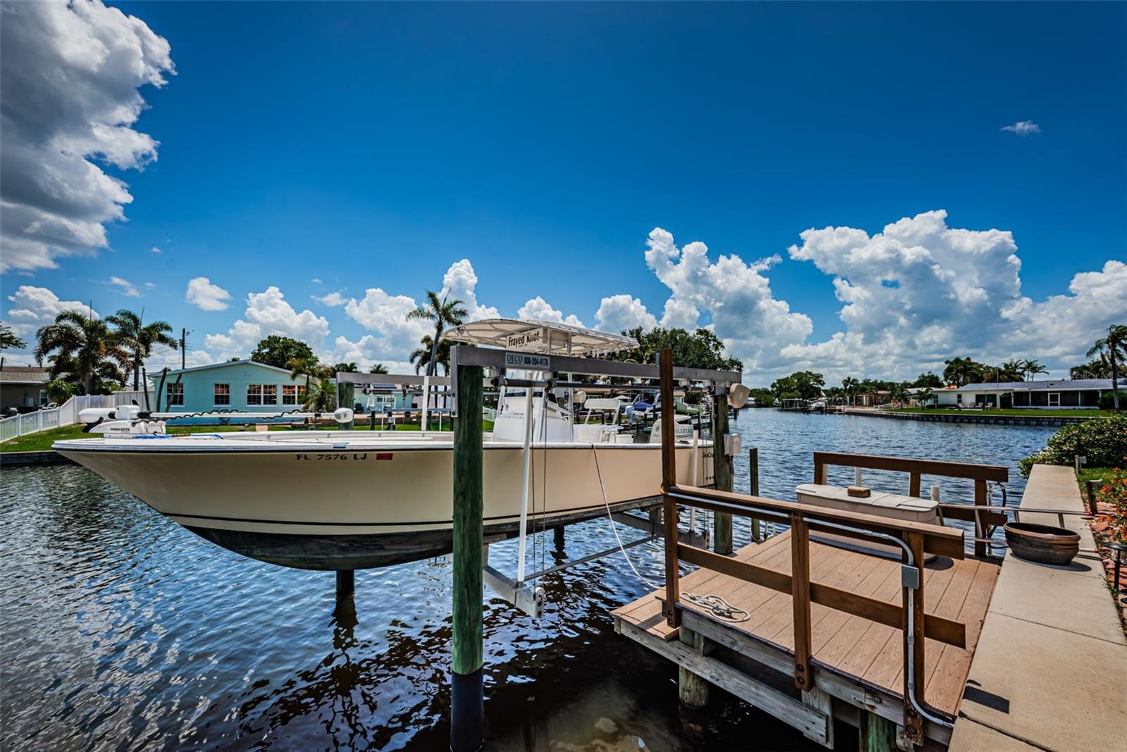 1496 49TH AVE NE, ST PETERSBURG, FL — photo 42