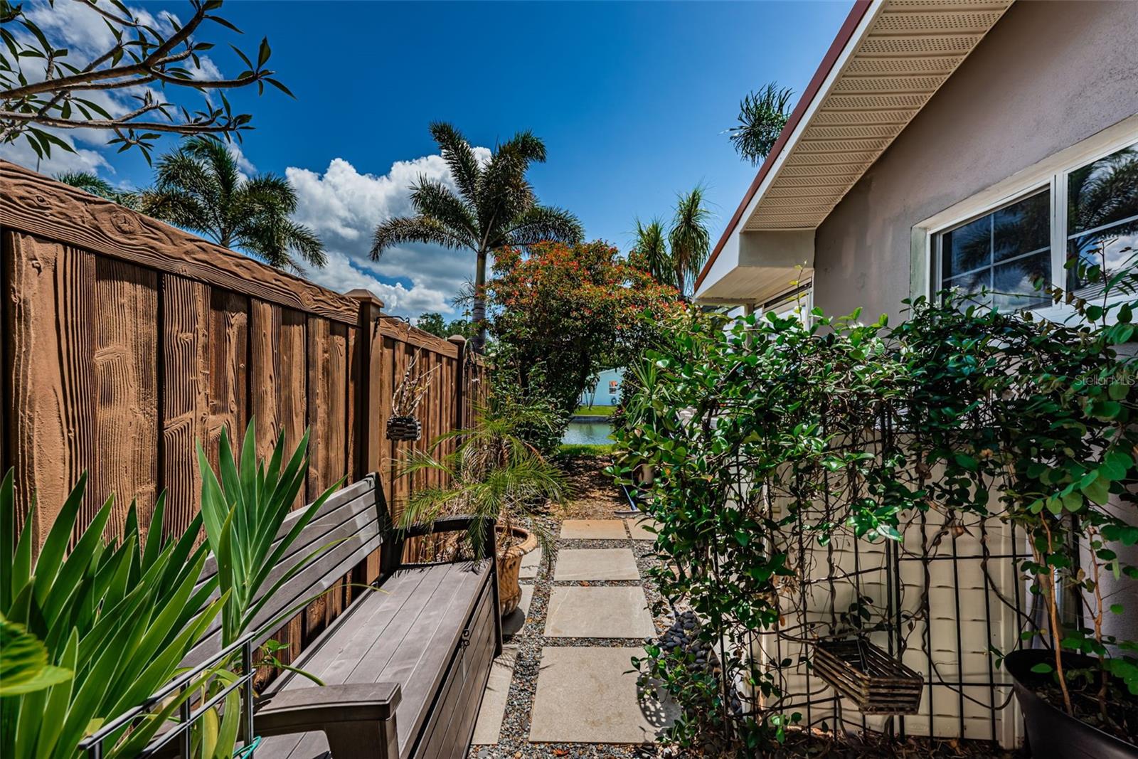 1496 49TH AVE NE, ST PETERSBURG, FL — photo 47