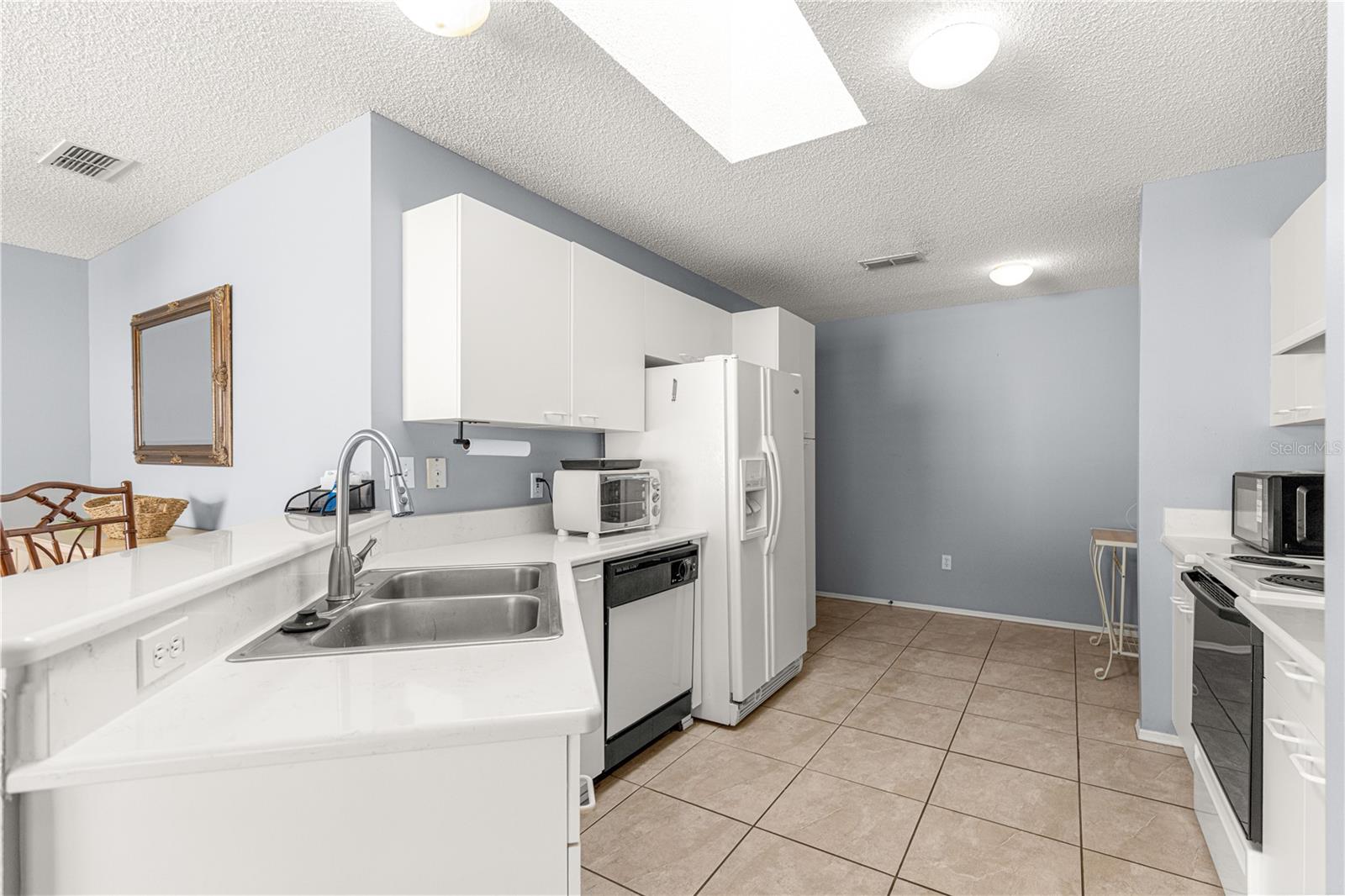 2140 ESTEVEZ DR, LADY LAKE, FL — photo 10