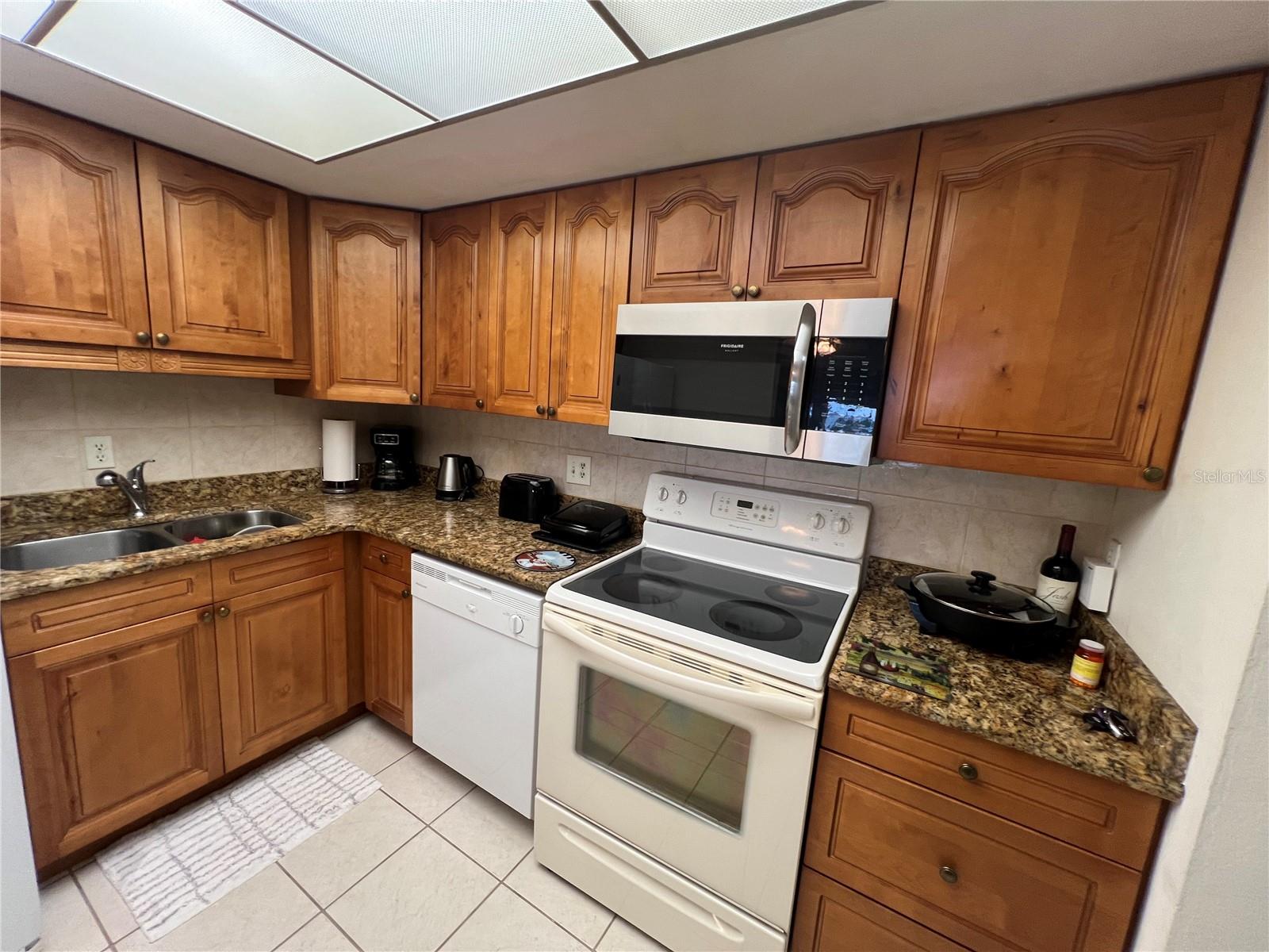 4900 BRITTANY DR S #305, ST PETERSBURG, FL — photo 20