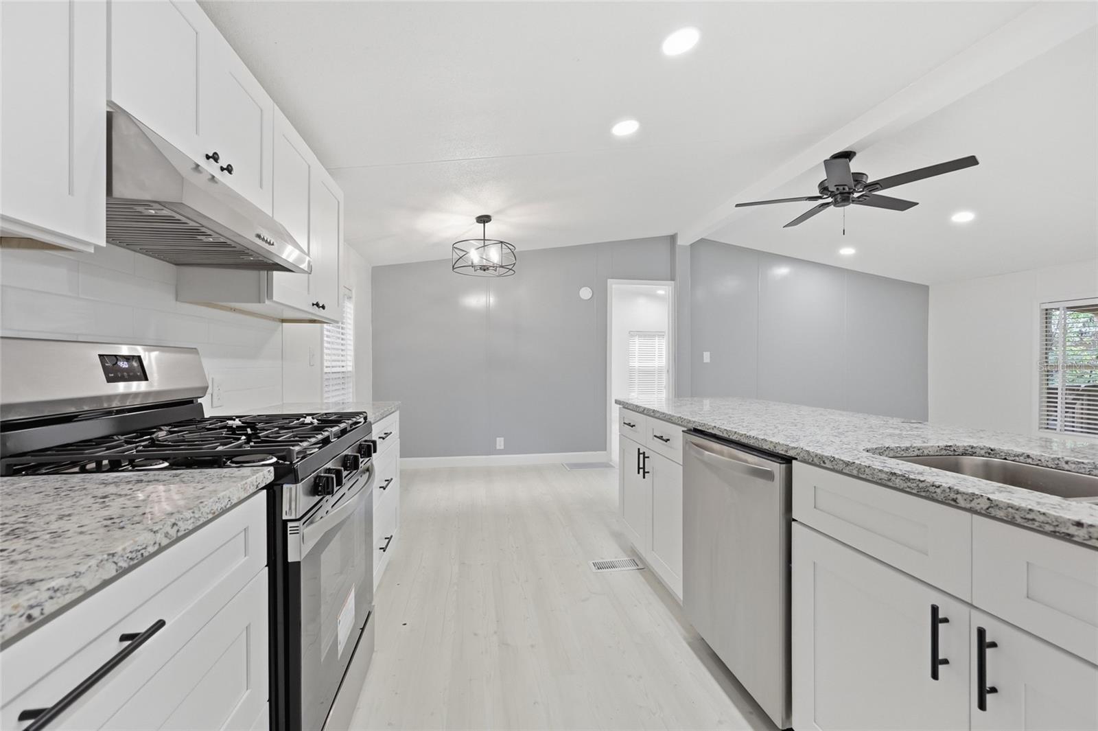 264 SW CENTRAL TER, FORT WHITE, FL — photo 5