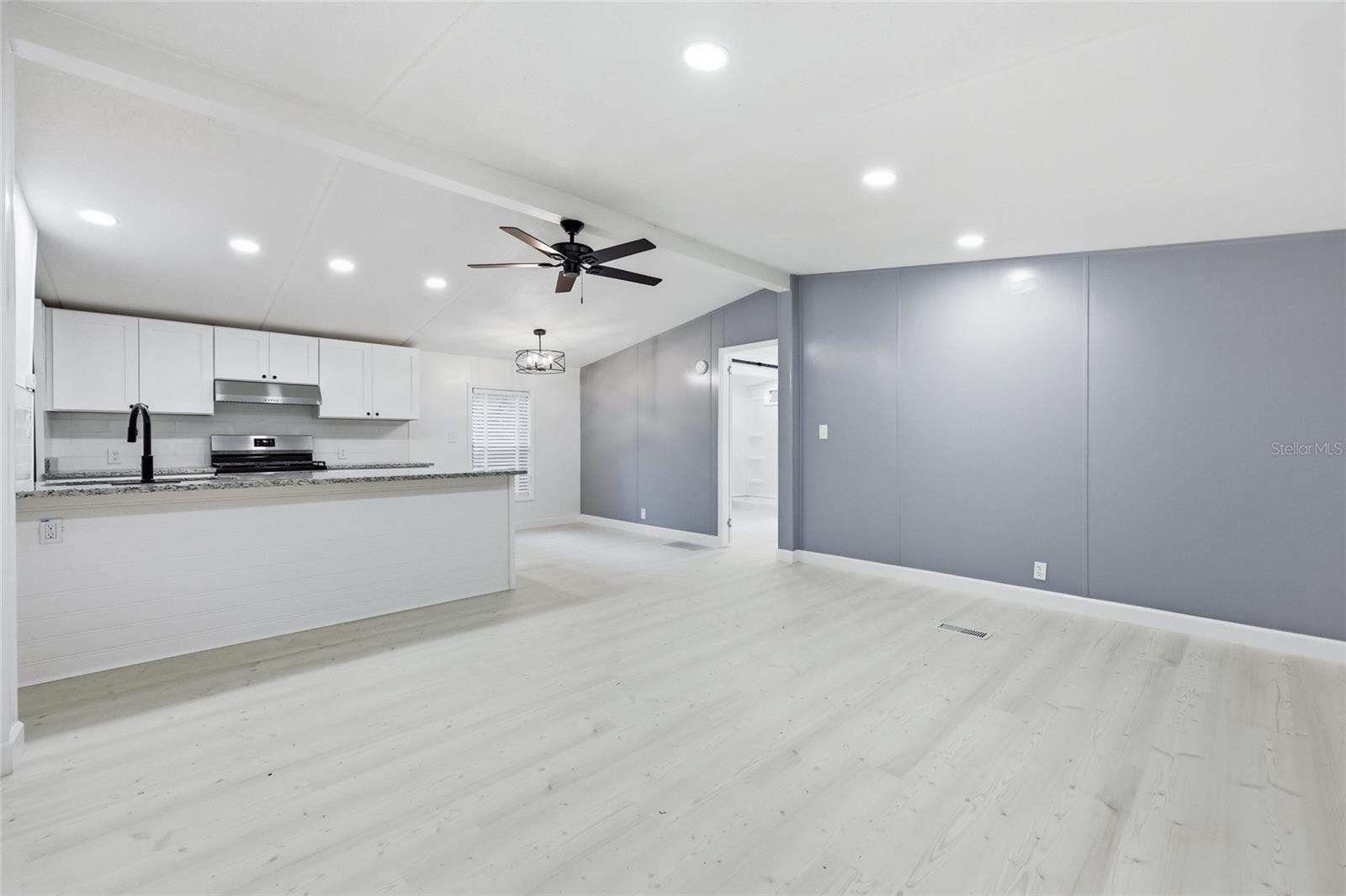 264 SW CENTRAL TER, FORT WHITE, FL — photo 10