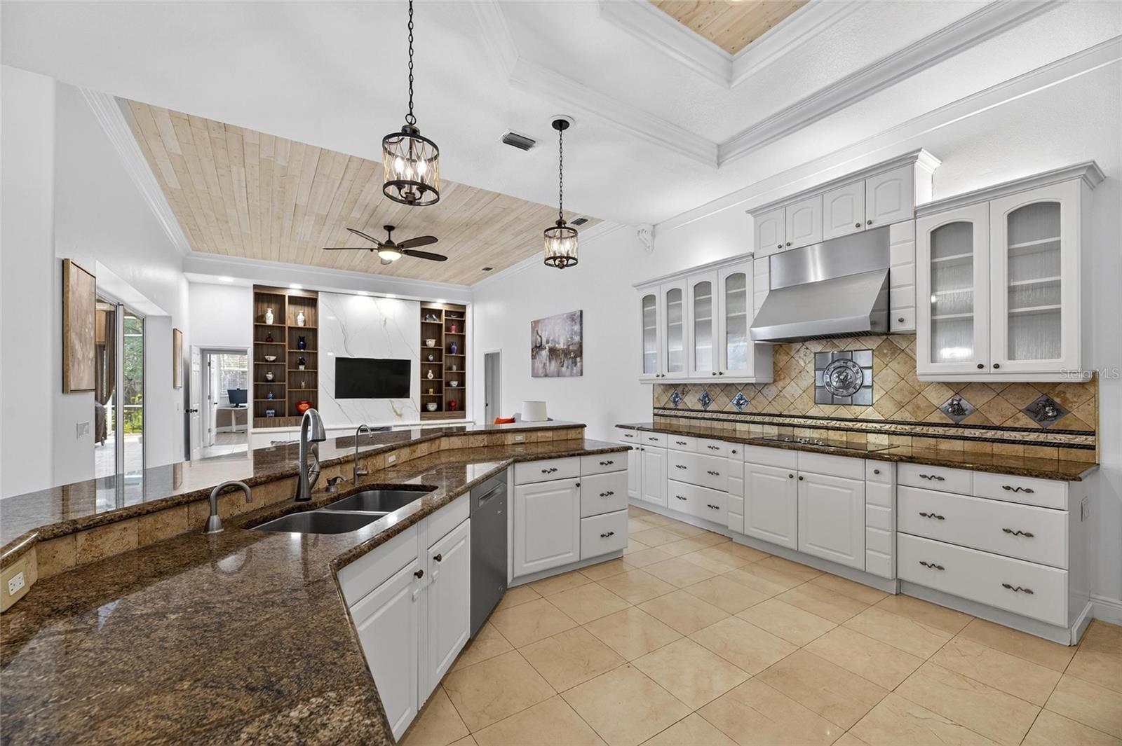 6353 W MACLAURIN DR, TAMPA, FL — photo 28
