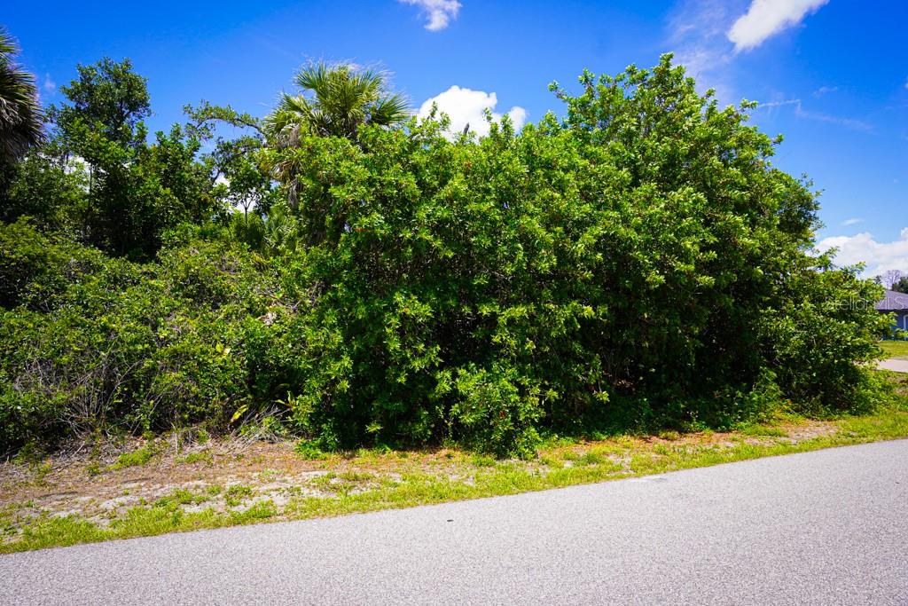 BRICKELL DR, NORTH PORT, FL — photo 10