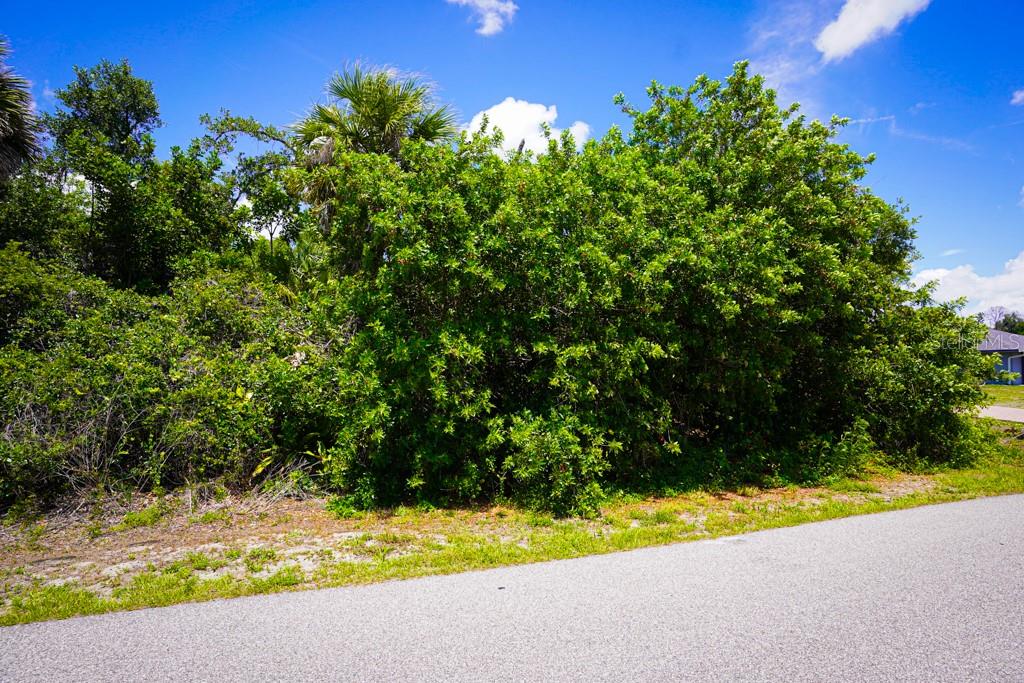 BRICKELL DR, NORTH PORT, FL — photo 11