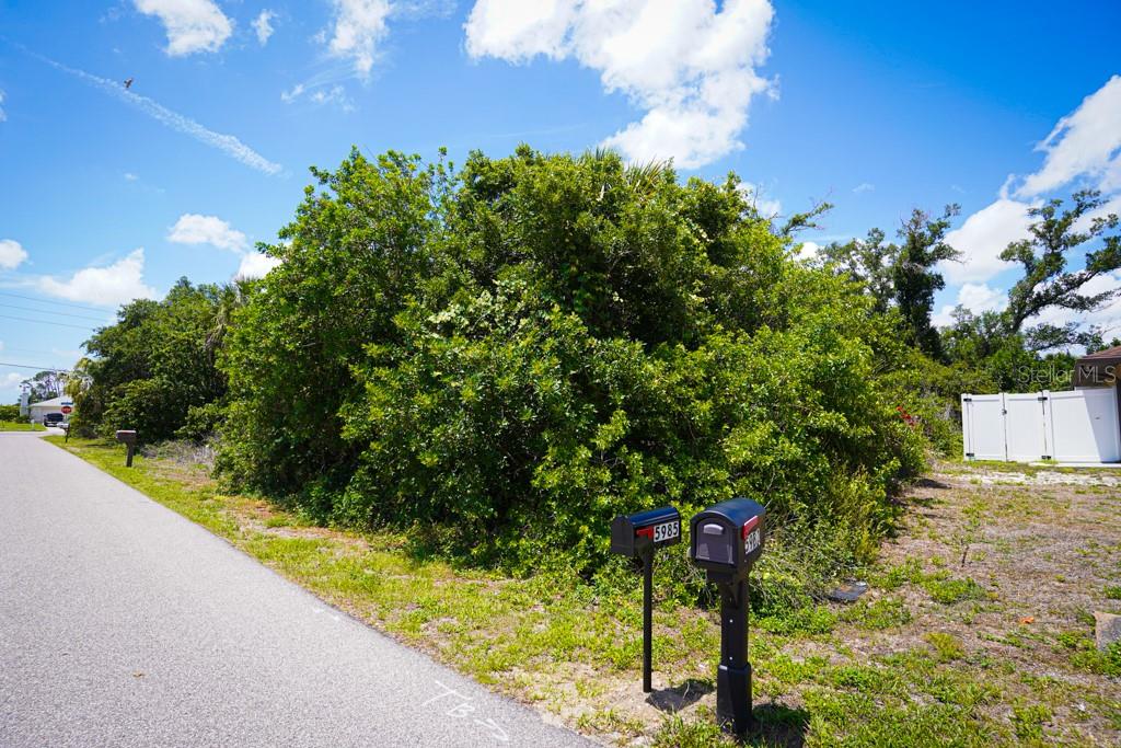 BRICKELL DR, NORTH PORT, FL — photo 14
