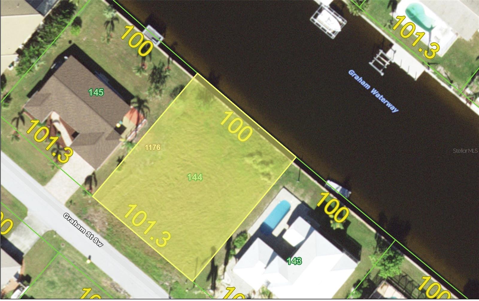 122 GRAHAM ST SW, PORT CHARLOTTE, FL