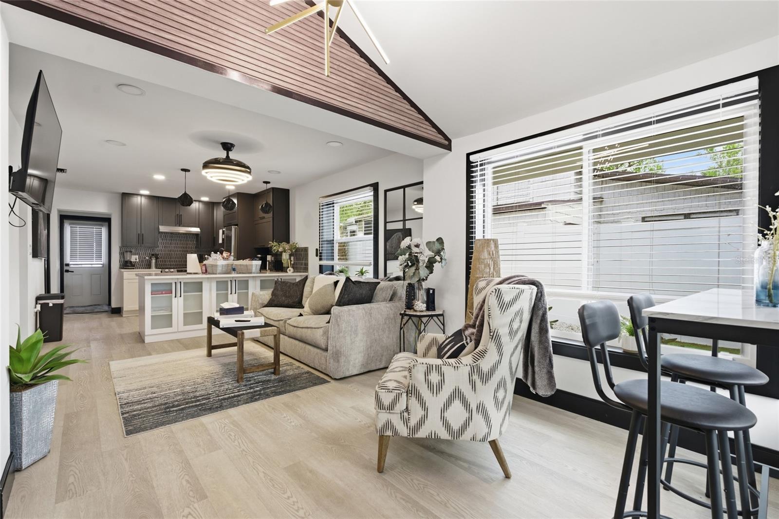 2111 42ND ST S, ST PETERSBURG, FL — photo 2
