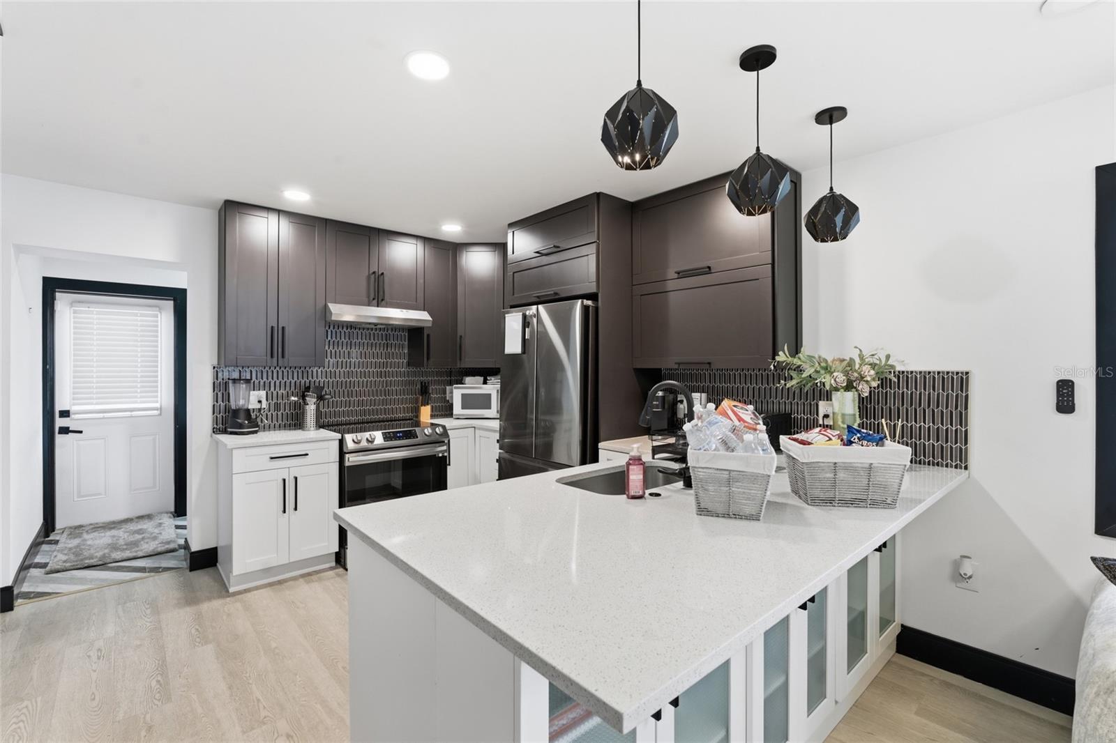 2111 42ND ST S, ST PETERSBURG, FL — photo 11
