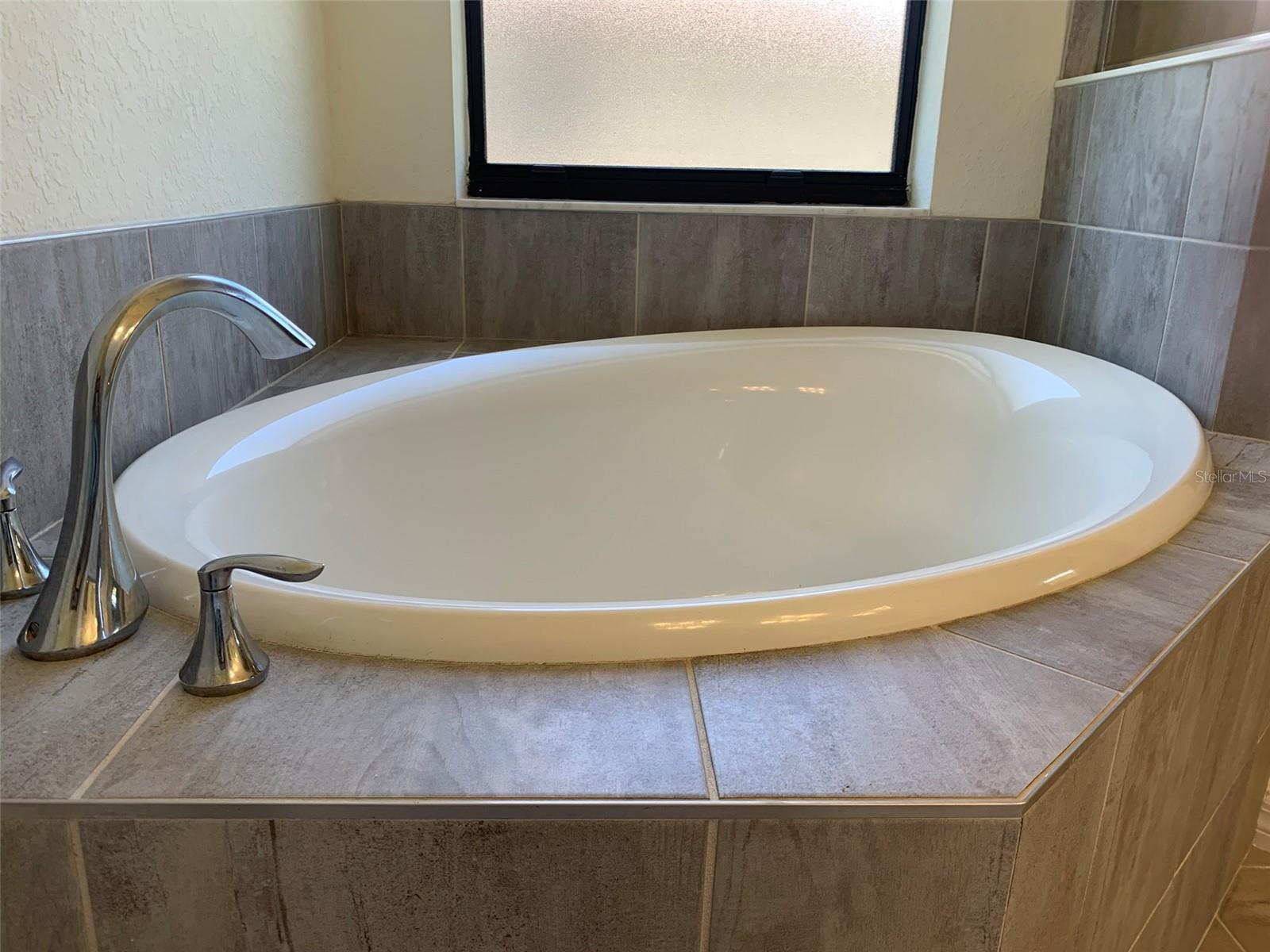 12259 AMICA LOOP, VENICE, FL — photo 13