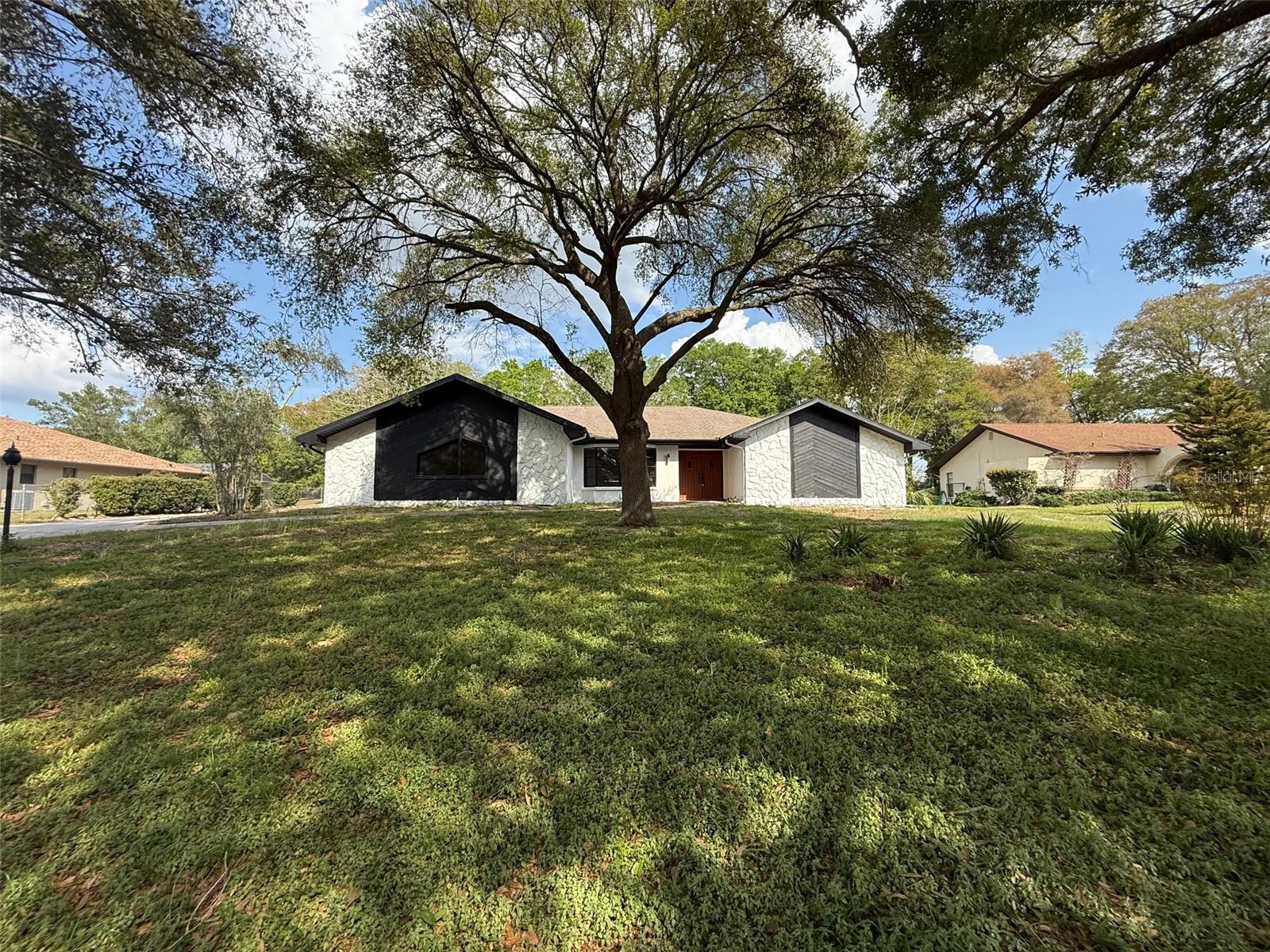 5312 SUWANNEE RD, WEEKI WACHEE, FL