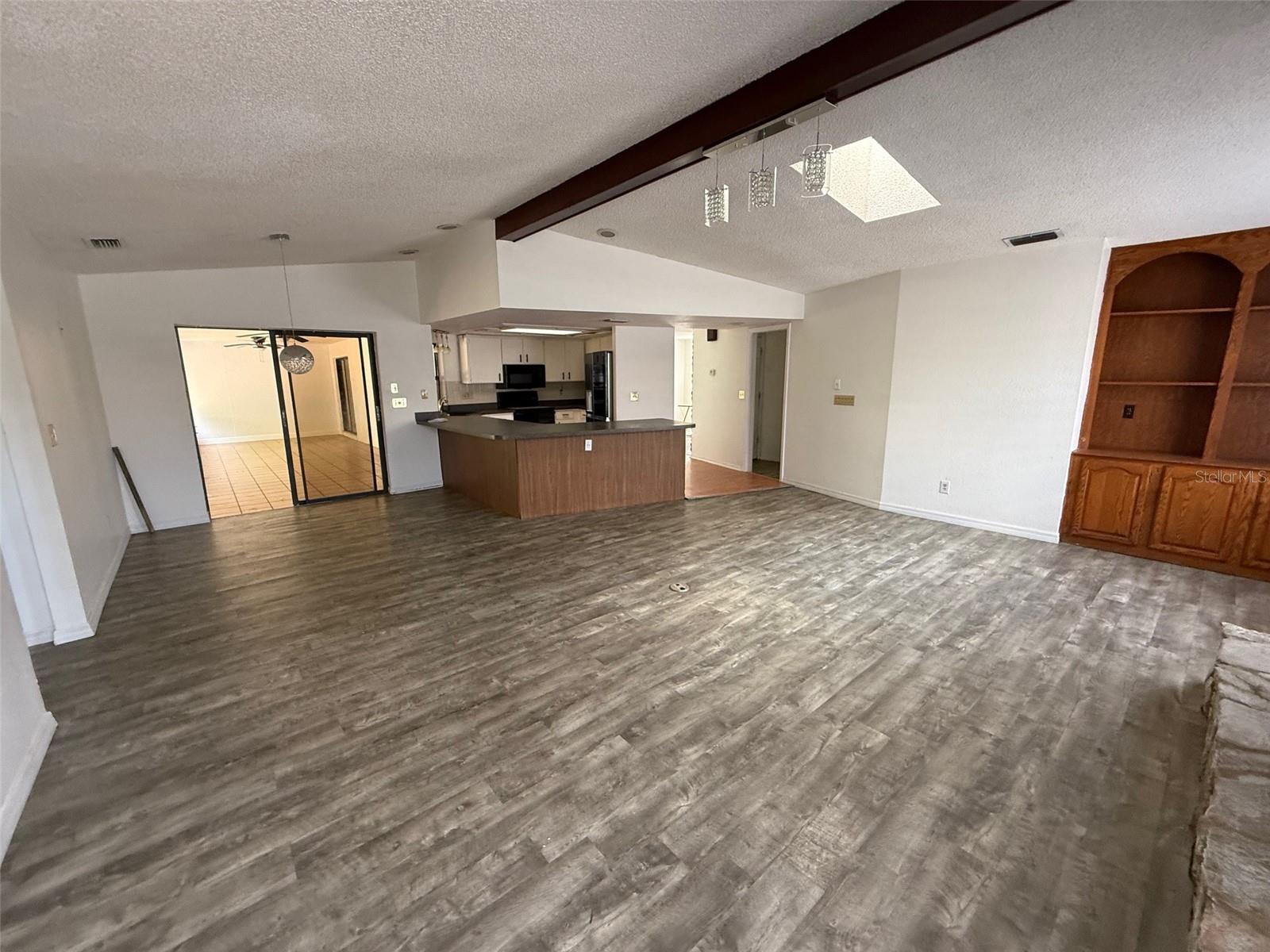 5312 SUWANNEE RD, WEEKI WACHEE, FL — photo 3