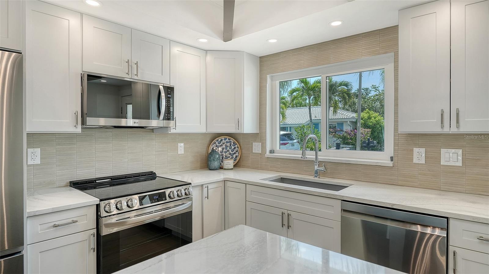 711 SPANISH DR S, LONGBOAT KEY, FL — photo 9