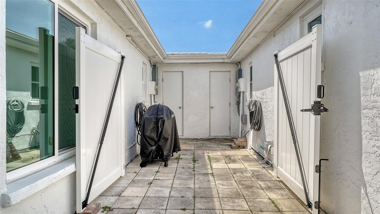 711 SPANISH DR S, LONGBOAT KEY, FL — photo 33