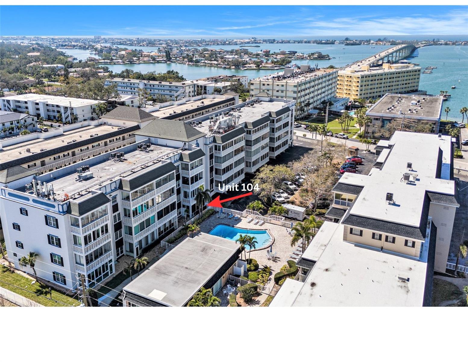 139 BLUFF VIEW DR #104, BELLEAIR BLUFFS, FL