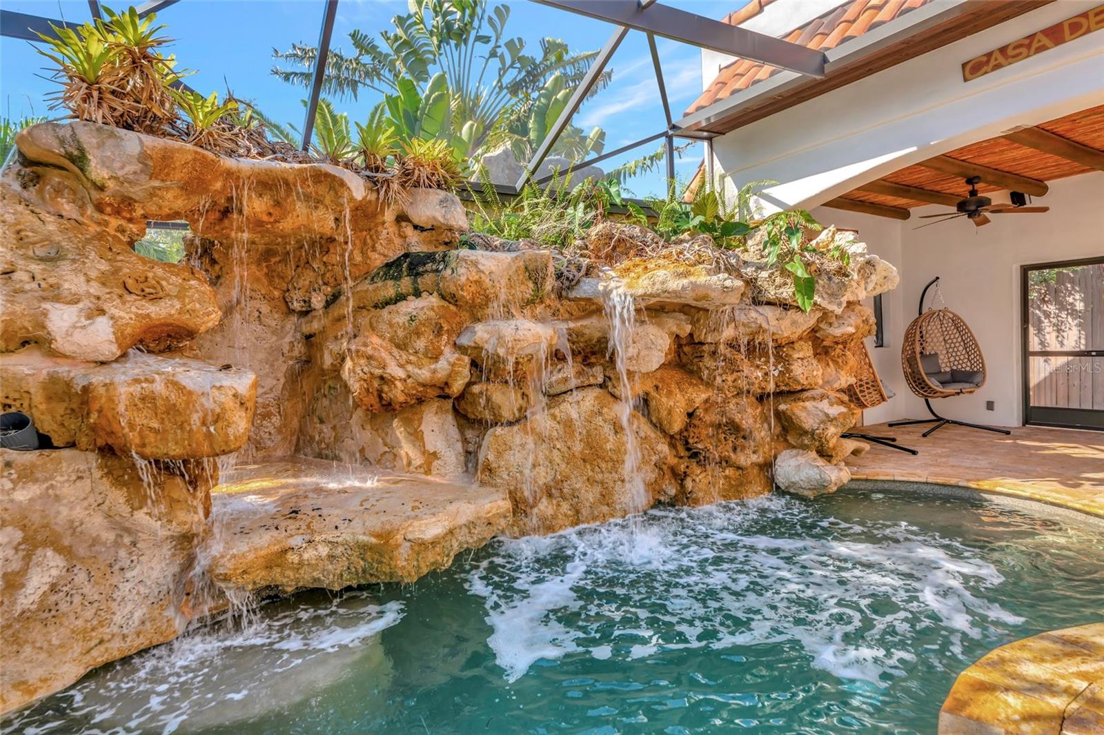 681 AVENIDA DE MAYO, SARASOTA, FL — photo 10