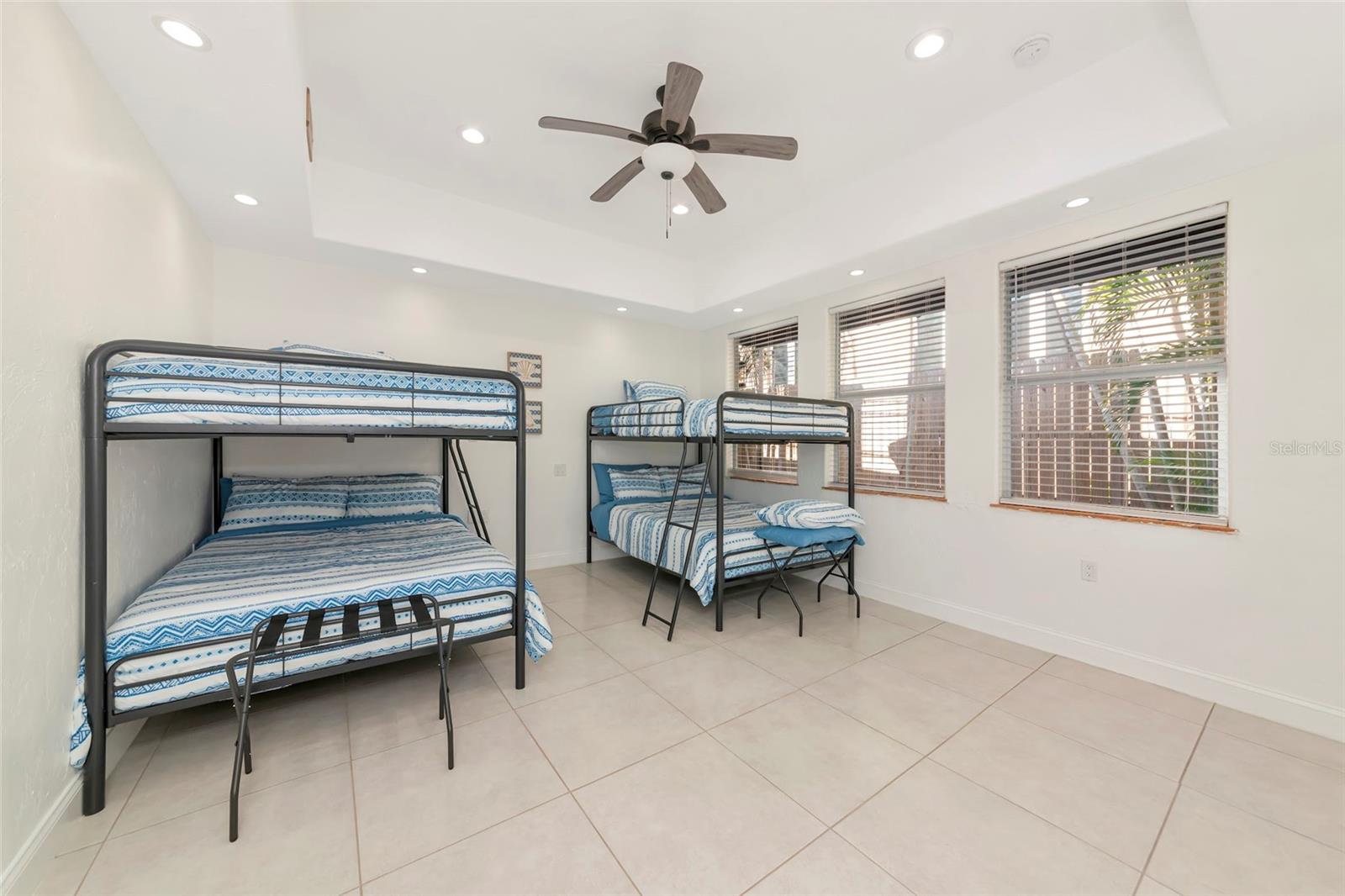 681 AVENIDA DE MAYO, SARASOTA, FL — photo 27