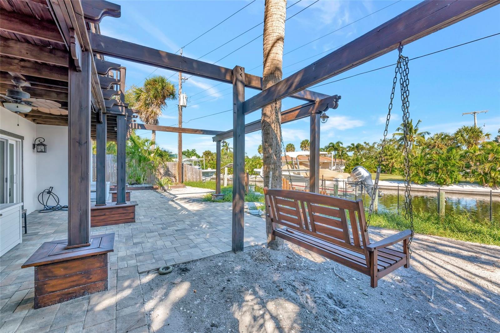 681 AVENIDA DE MAYO, SARASOTA, FL — photo 31