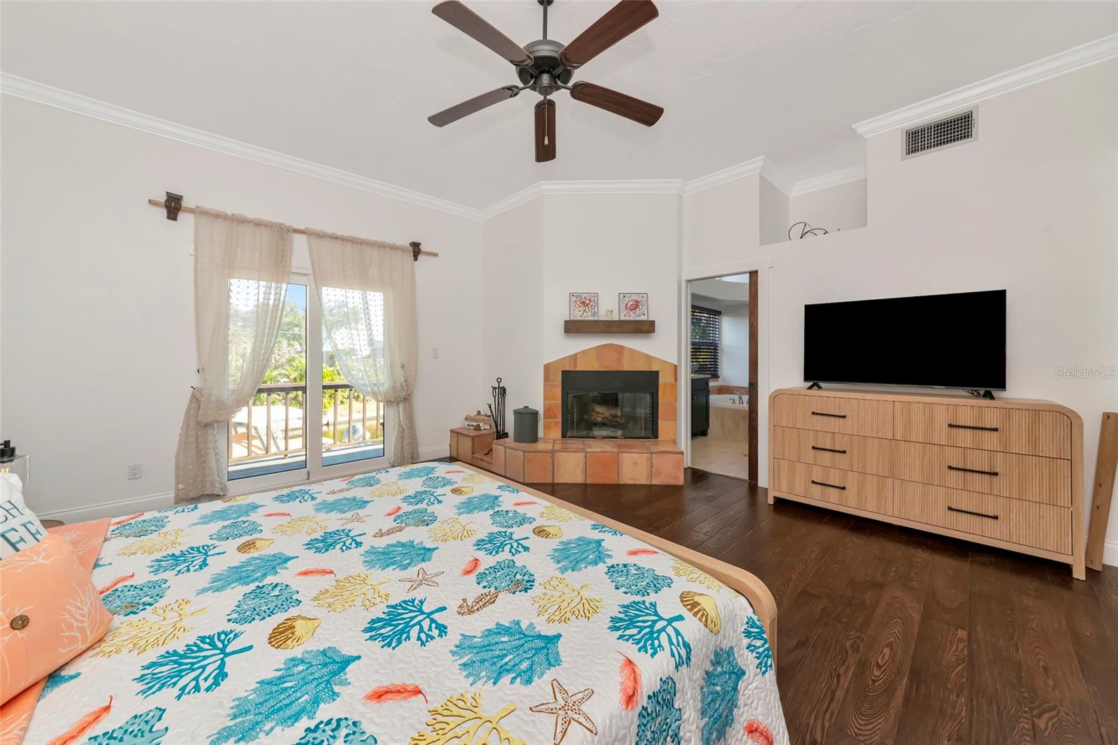 681 AVENIDA DE MAYO, SARASOTA, FL — photo 36