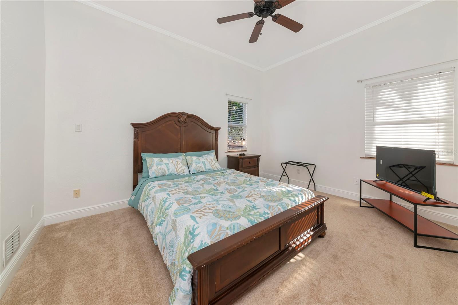 681 AVENIDA DE MAYO, SARASOTA, FL — photo 40