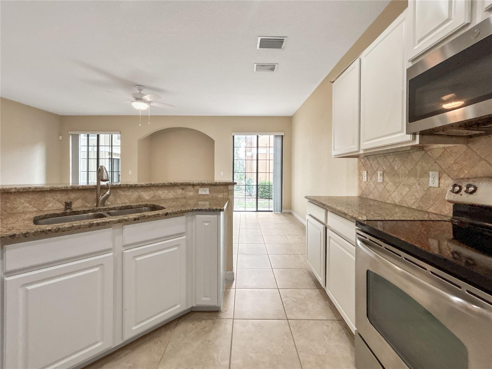 16615 KINGLETSIDE CT, LITHIA, FL — photo 9