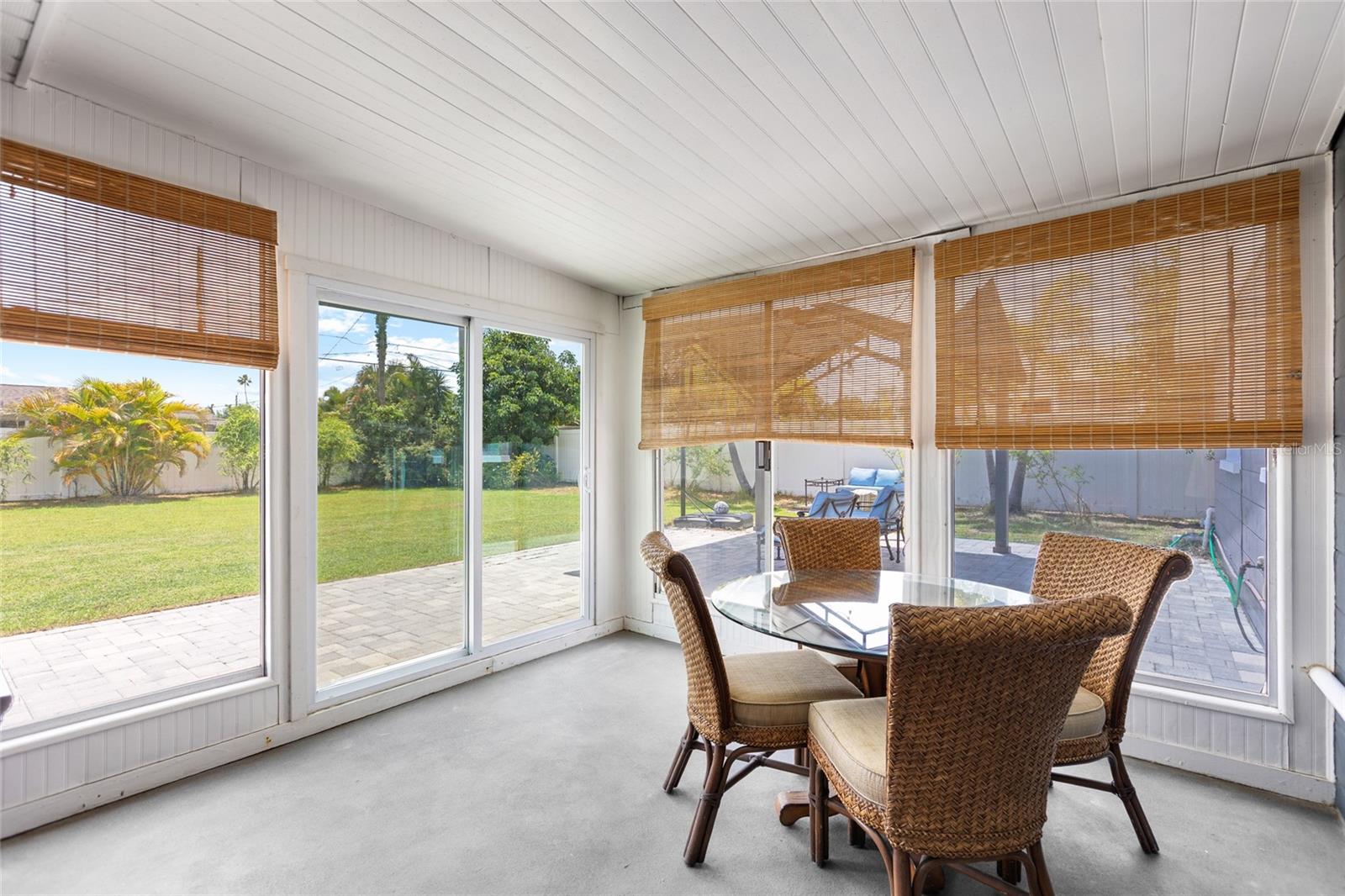 1124 40TH AVE NE, ST PETERSBURG, FL — photo 33