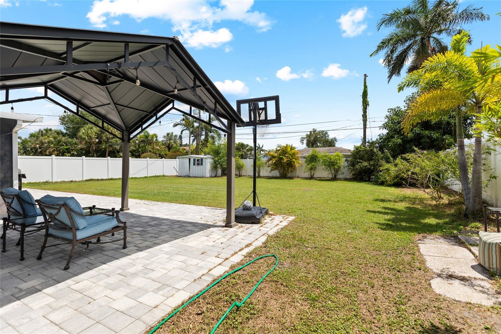 1124 40TH AVE NE, ST PETERSBURG, FL — photo 39