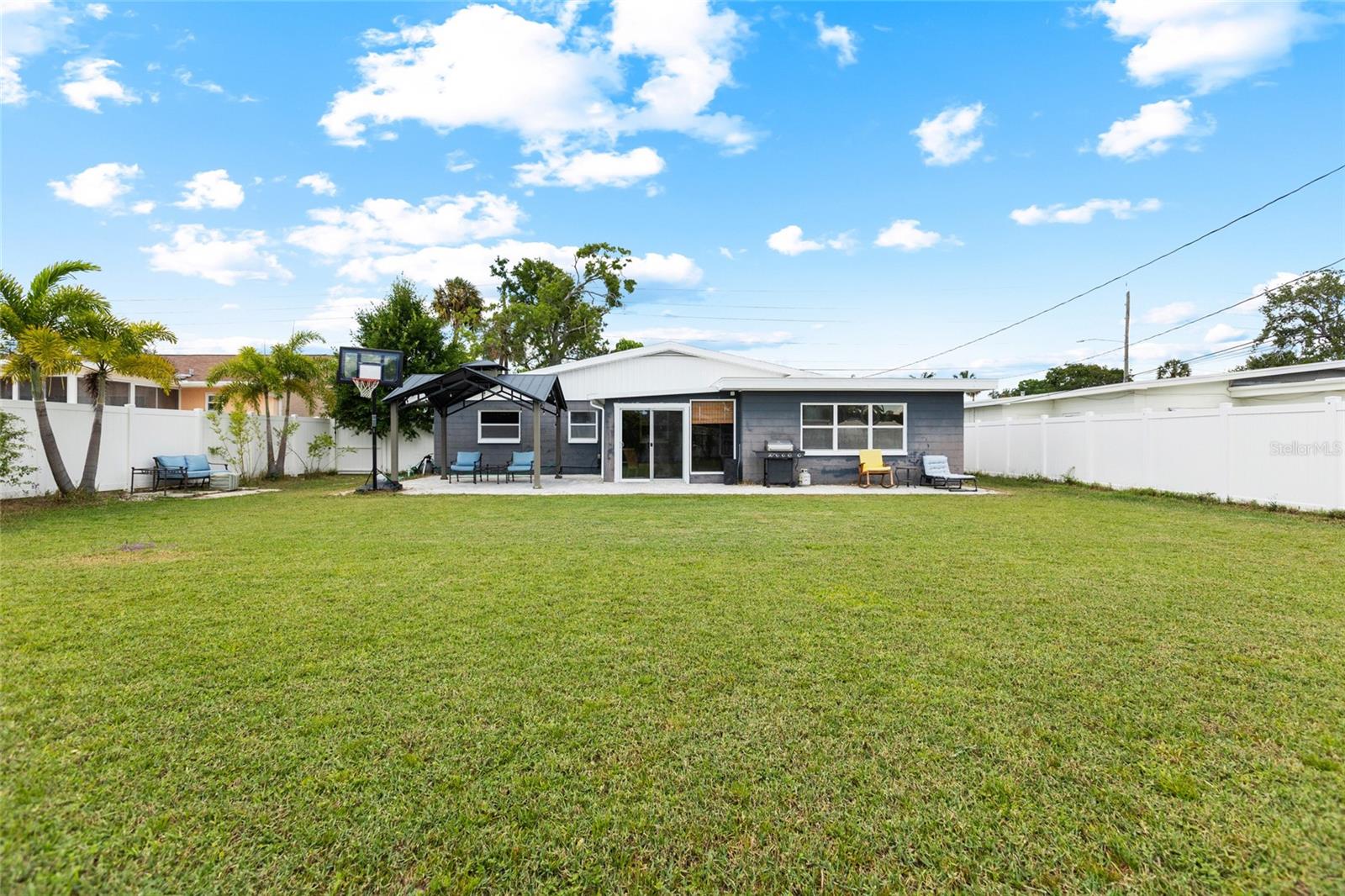 1124 40TH AVE NE, ST PETERSBURG, FL — photo 44