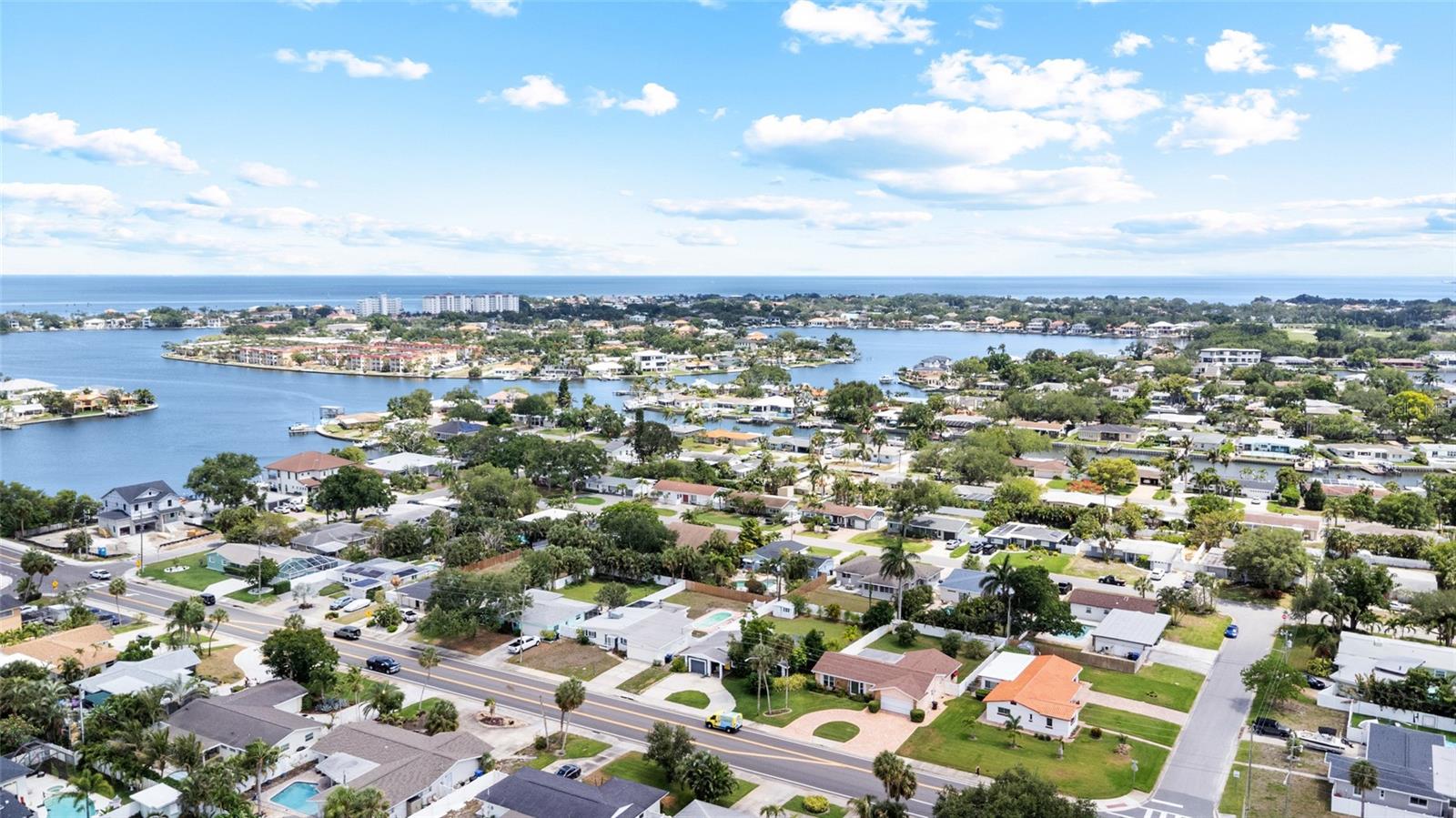 1124 40TH AVE NE, ST PETERSBURG, FL — photo 49