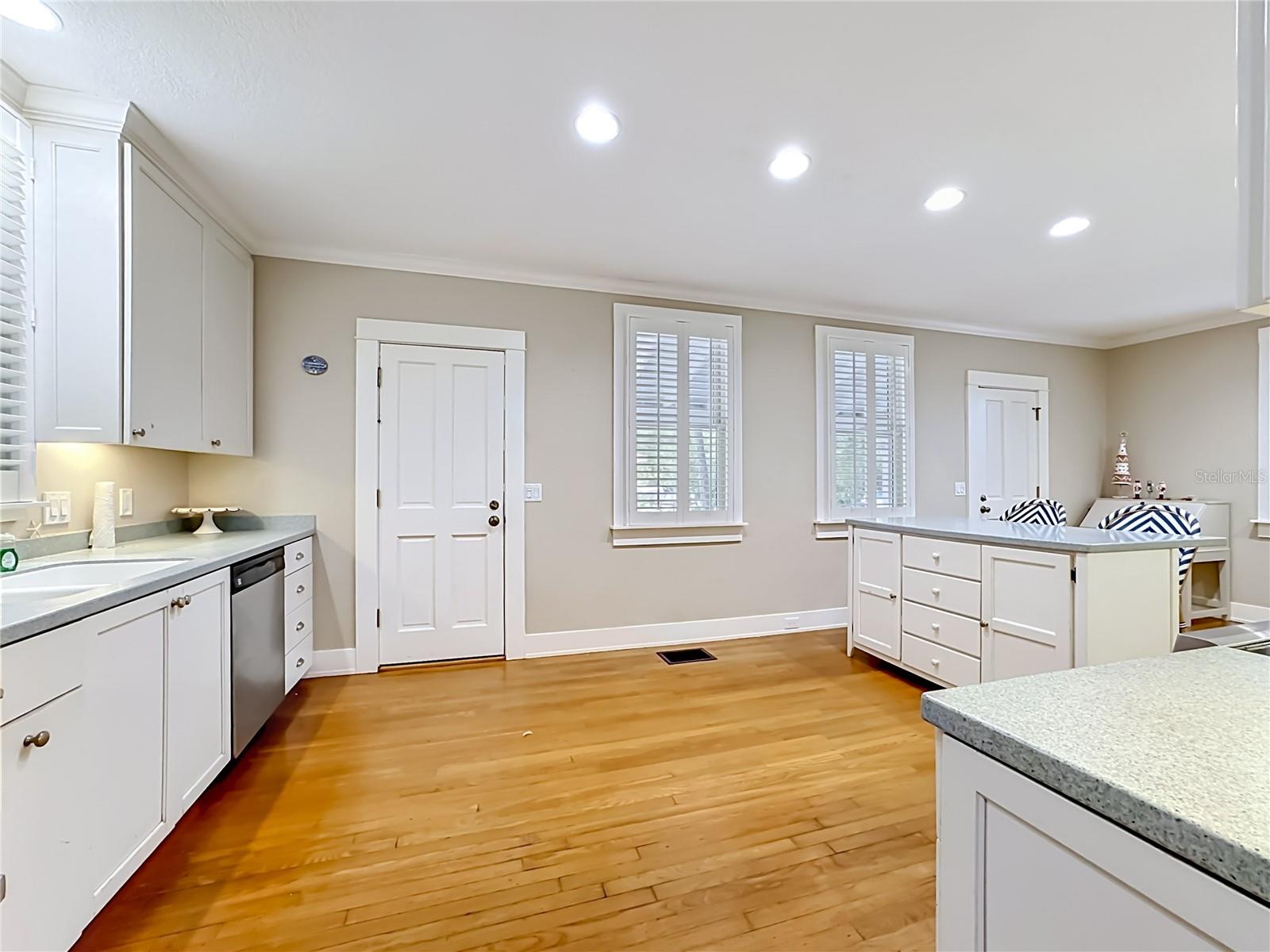 3621 1ST AVE W, BRADENTON, FL — photo 19