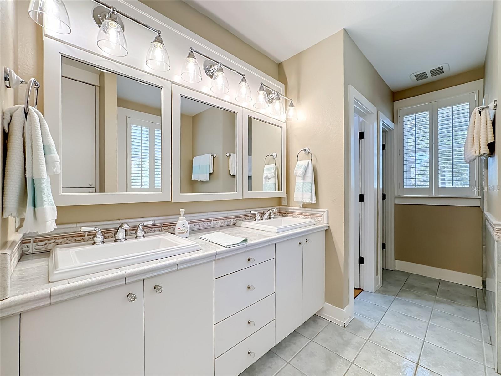 3621 1ST AVE W, BRADENTON, FL — photo 39