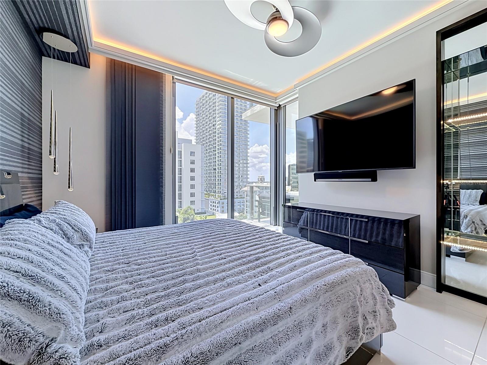 100 1ST AVE N #1106, ST PETERSBURG, FL — photo 17
