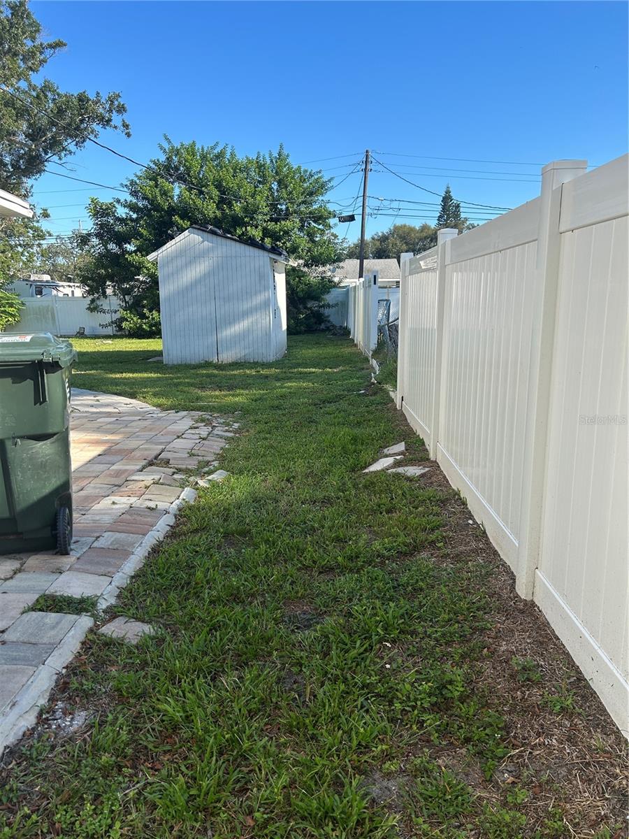 1000 8TH AVE SW, LARGO, FL — photo 9
