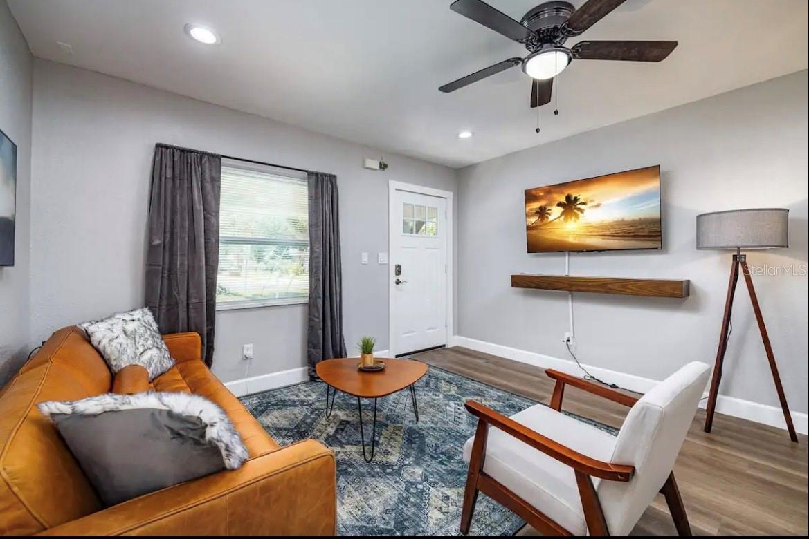 1000 8TH AVE SW, LARGO, FL — photo 2